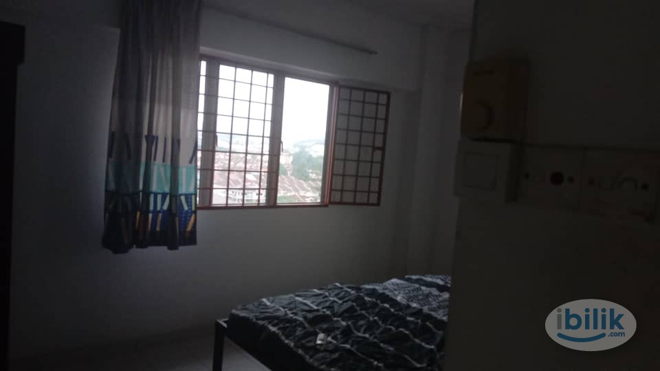 Master Room at Plaza Indah, Kajang 450RM - Image 4