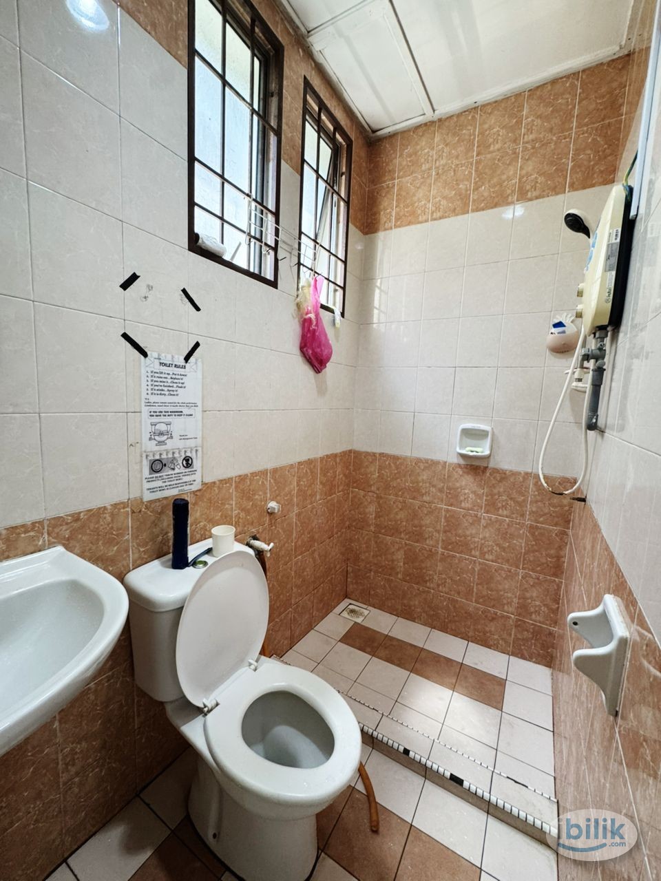 ‼️Middle Room for Rent at Bukit Rahman Putra, Sungai Buloh 🏠 Nearby Hospital Sungai Buloh 🏥 - Image 5