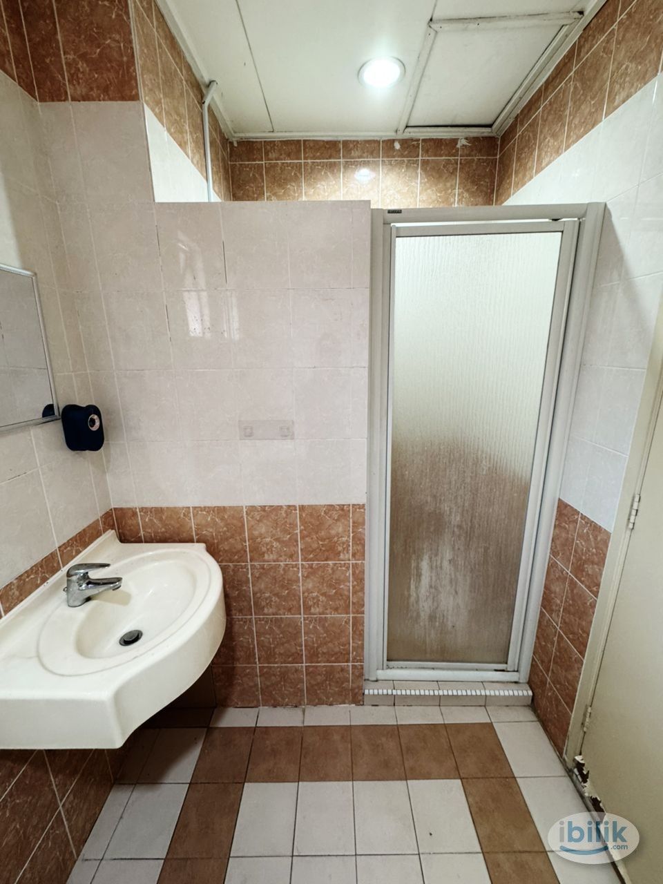 Master Room for Rent at Bukit Rahman Putra, Sungai Buloh 🏠 Nearby Hospital Sungai Buloh 🏥Private Bathroom😮🎈‼️ - Image 5