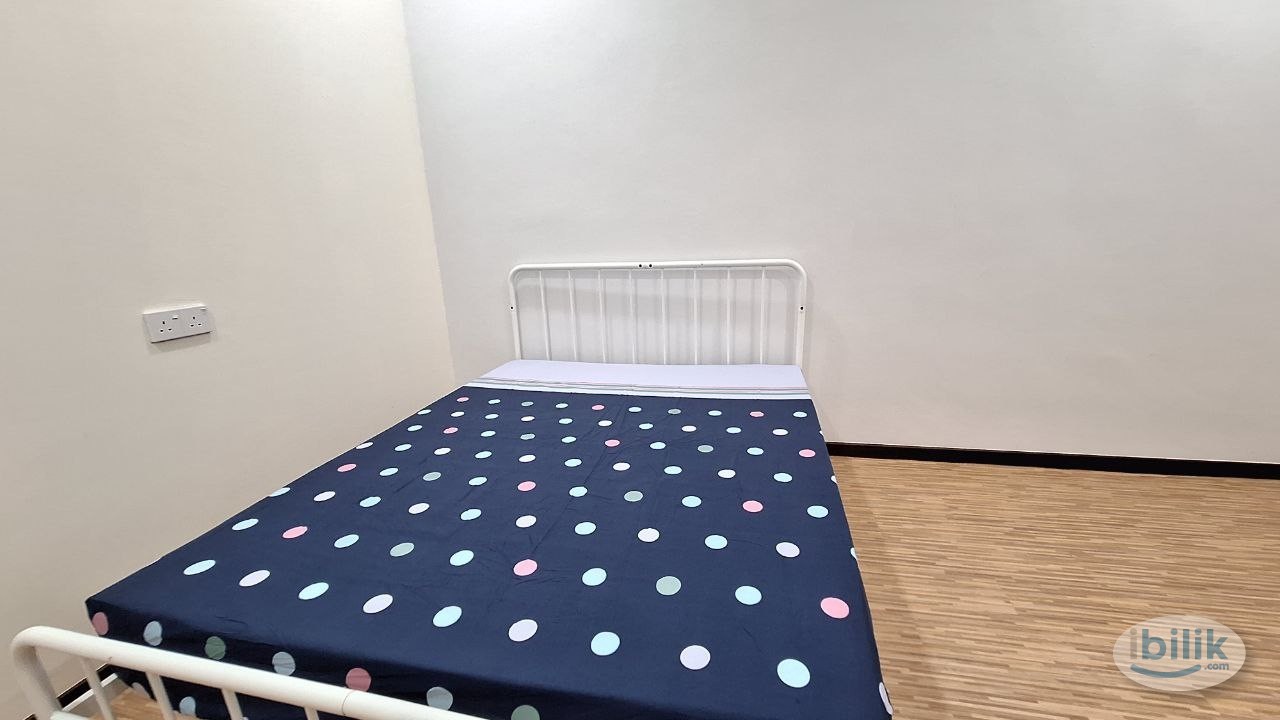 Middle Room at Permas Jaya, Johor Bahru, Fully Furnisehes - Image 3
