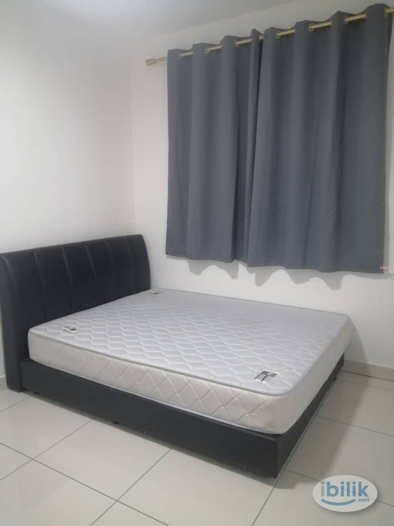 Middle Room at Permas Jaya, Johor Bahru, Fully Furnisehes - Image 4