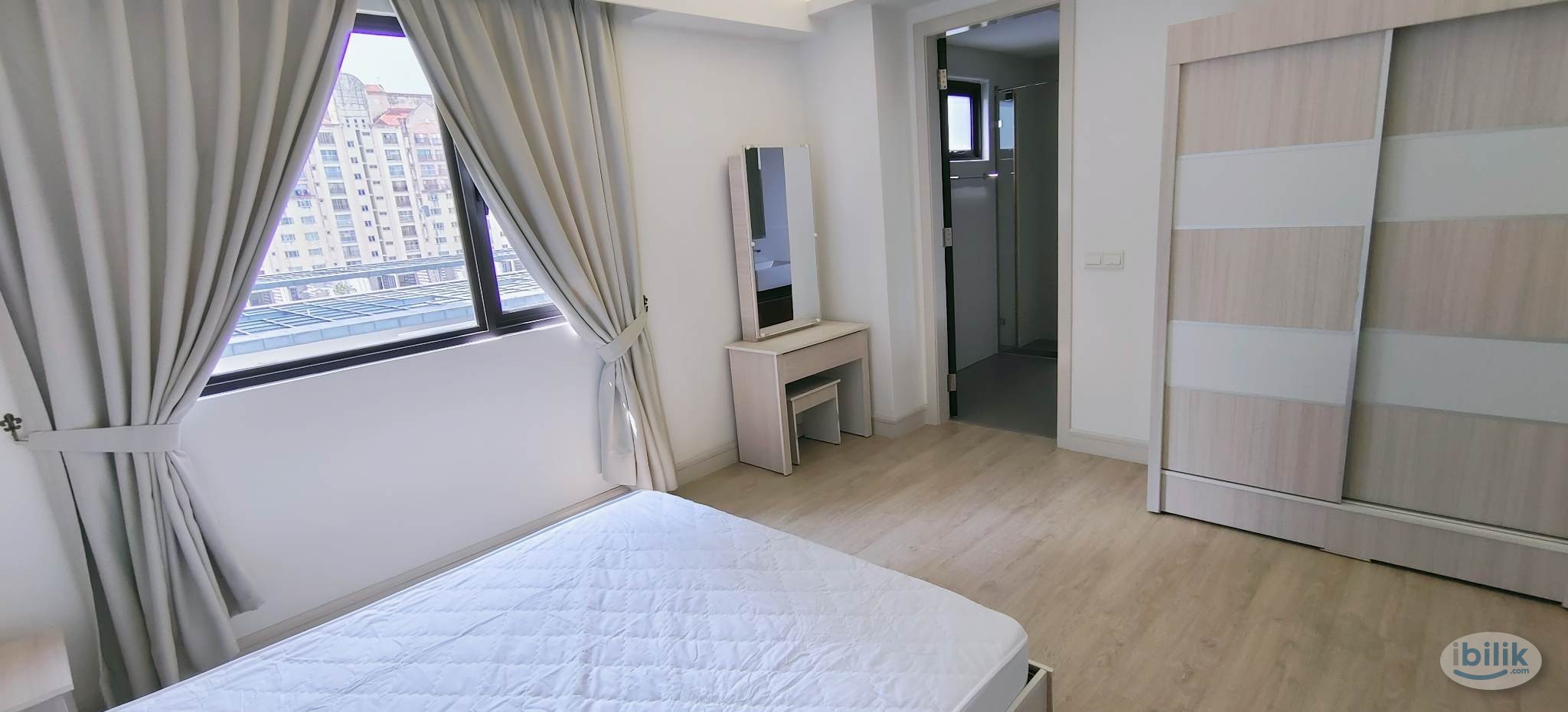 Utilities Included Premium Master Room - Image 2