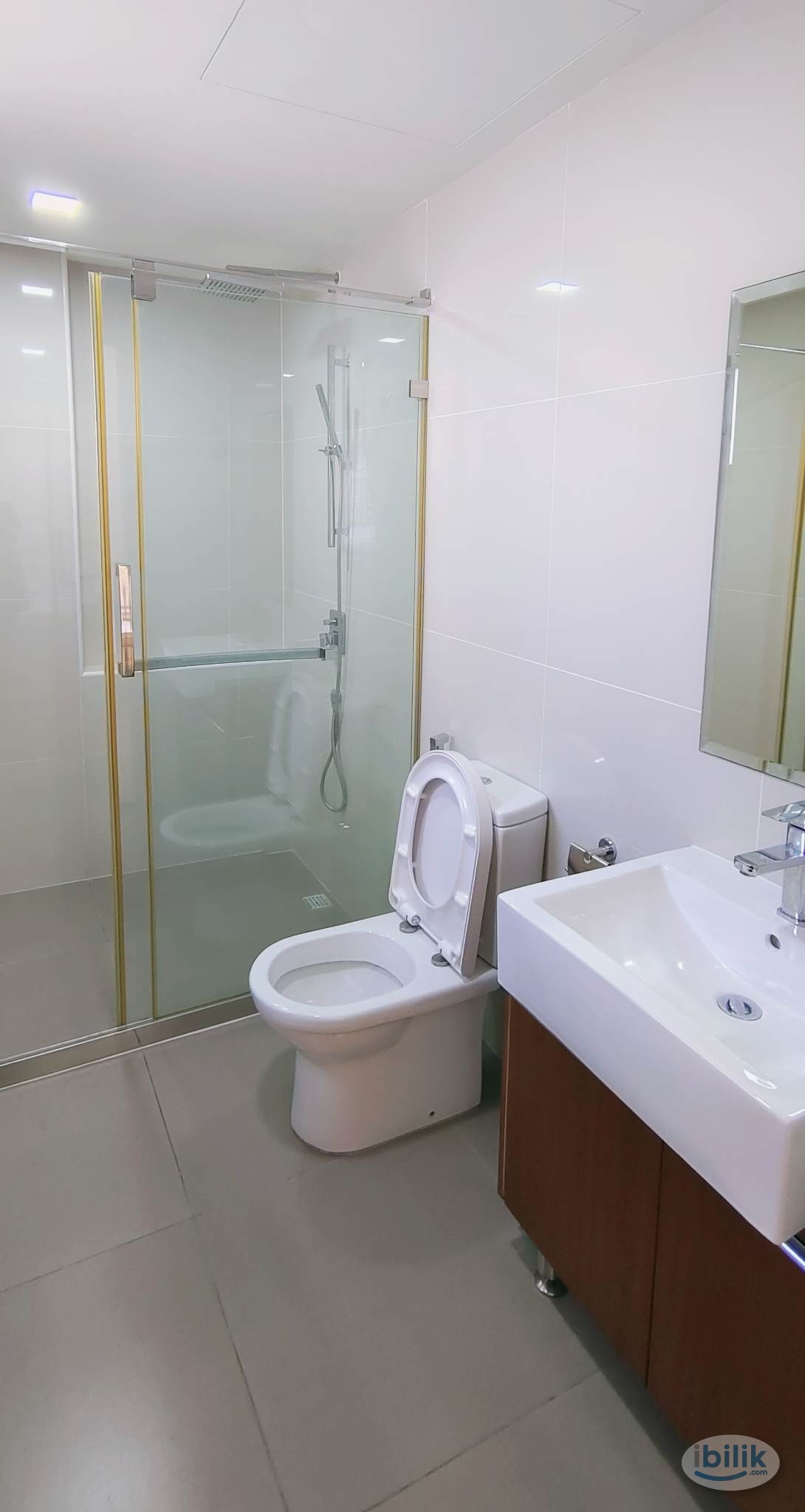 Attached Bathroom & Utilities Included Single Room - Image 2