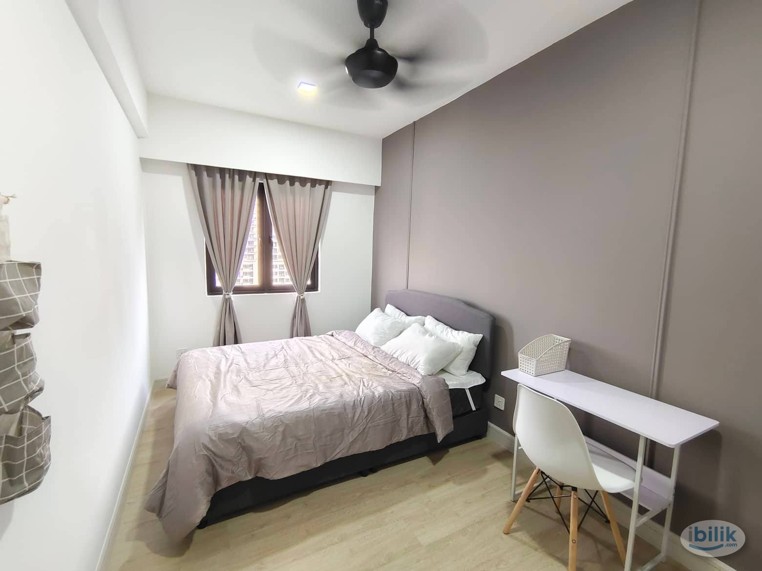 Utilities Included Middle Room - Image 1