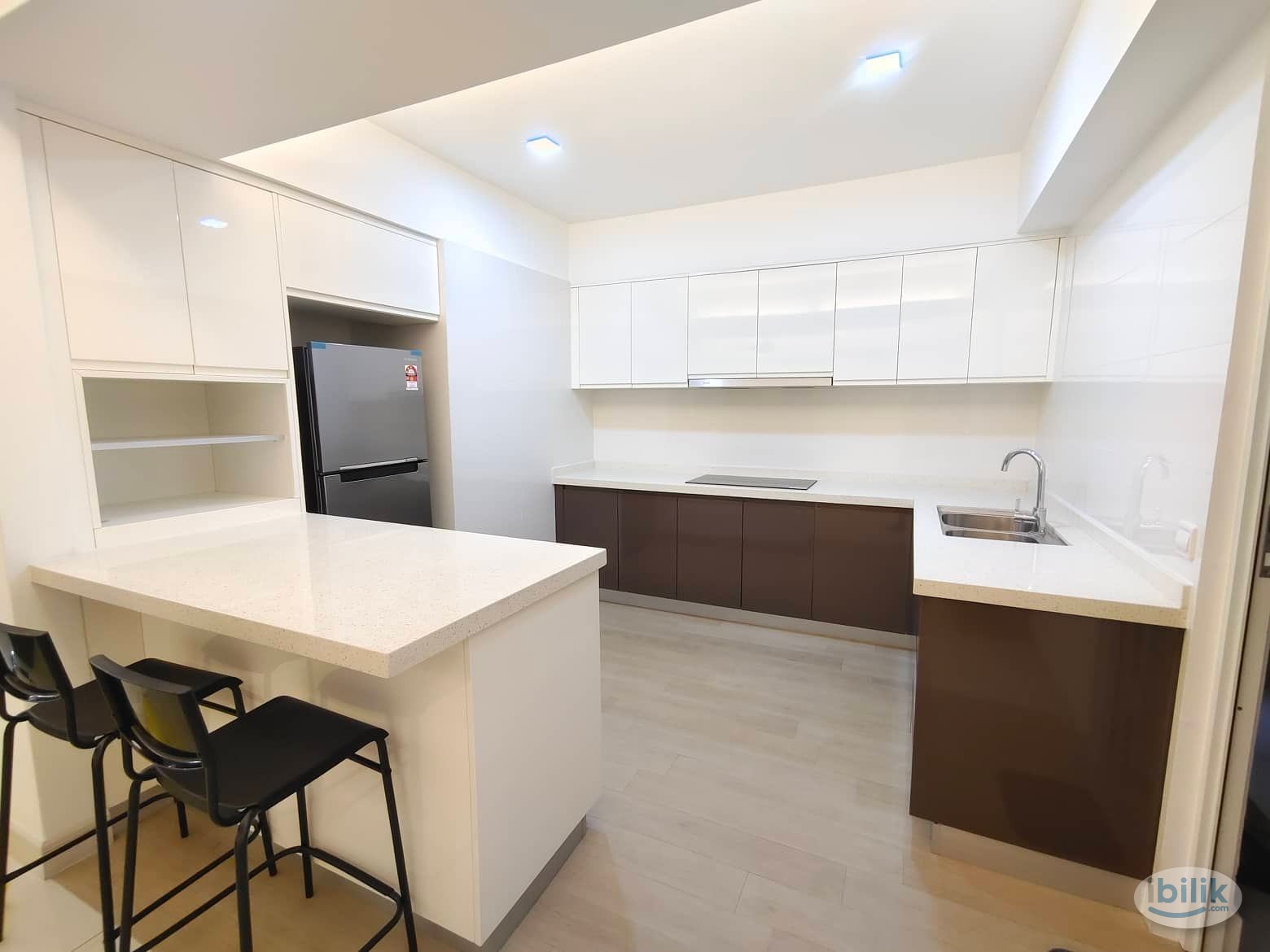 Utilities Included Middle Room - Image 4