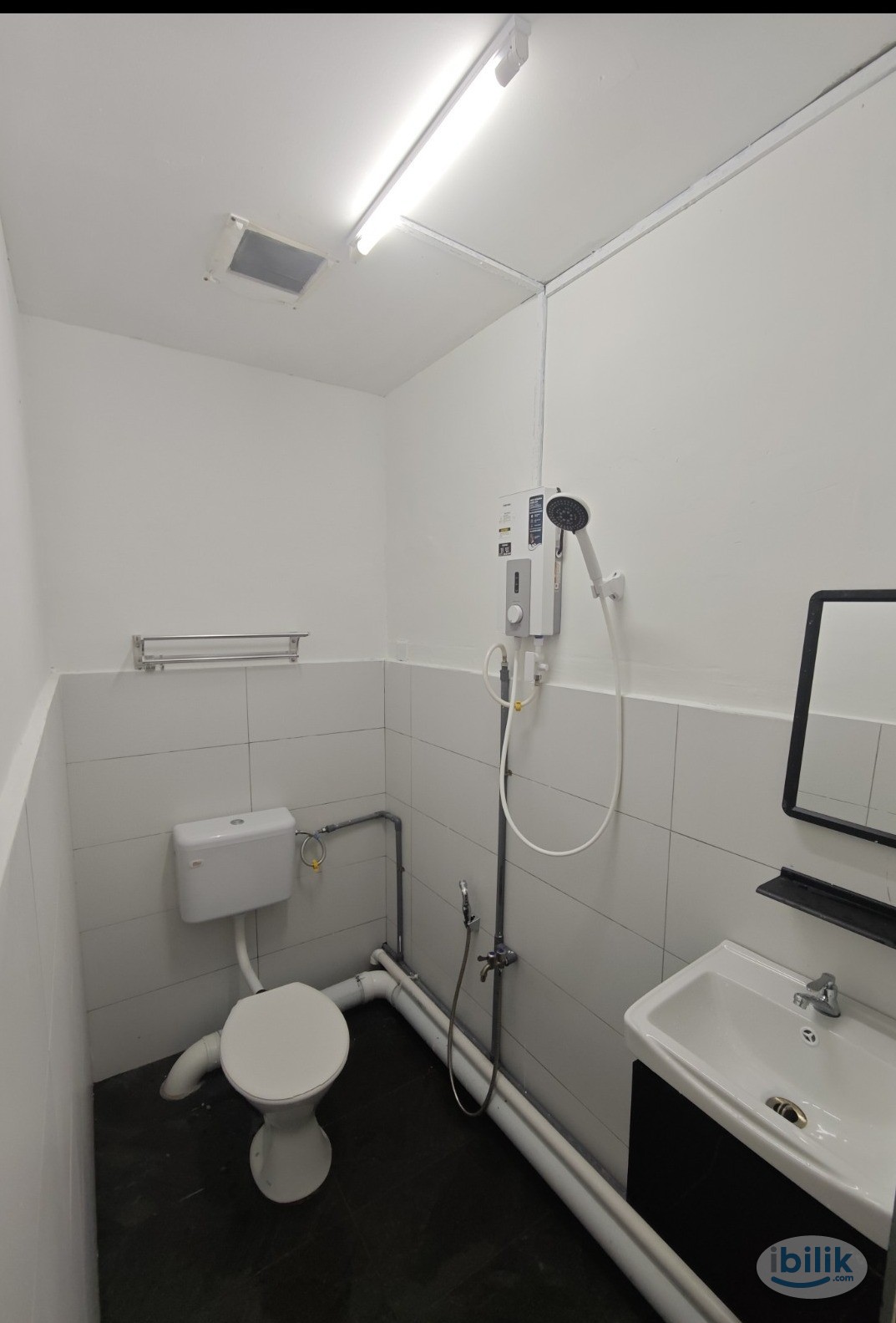 Middle Room at Taman Sri Sinar, Segambut - Image 3