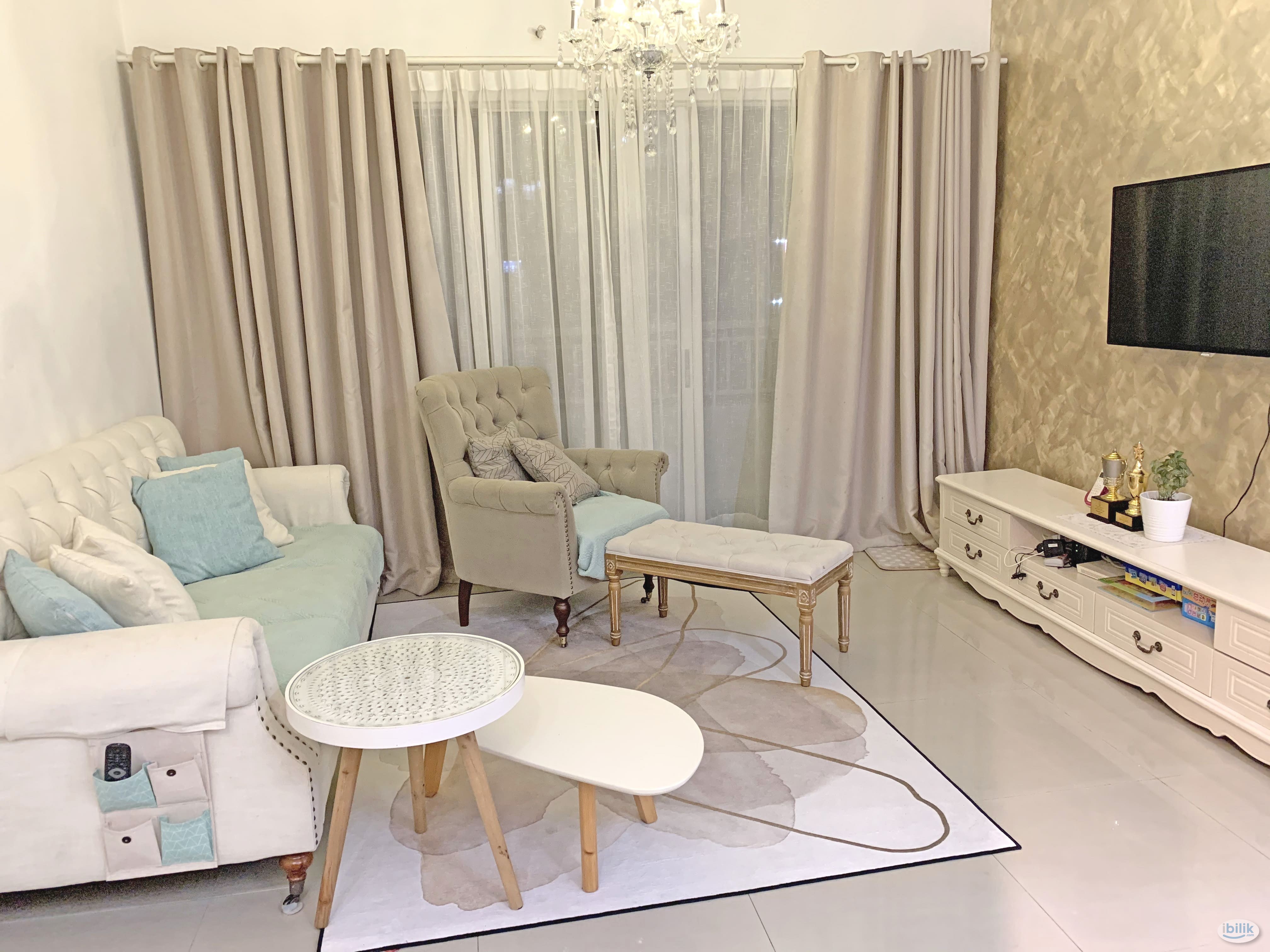 Bandar Sunway, Suriamas Condominium Medium Room for Rent 2025 - Image 2