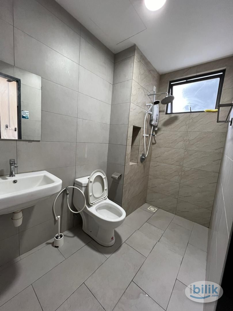 Fully Furnished Middle room F Unit at The Holmes 2 Bandar Tun Razak - Image 4