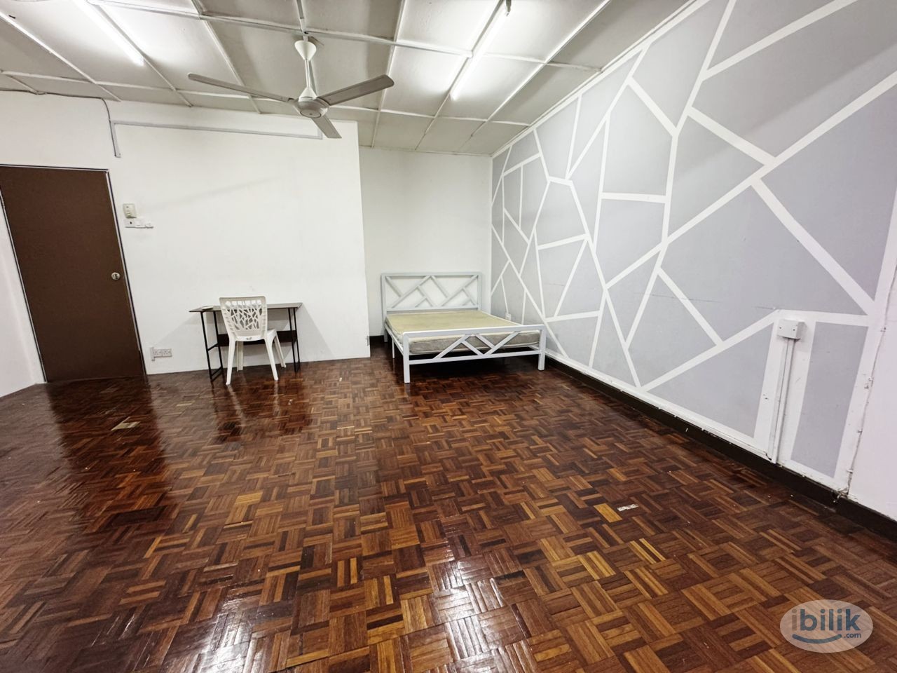 Master Room at TTDI Jaya🟡 Ready Move In Non Sharing Room with Private 🚽MRT Bandar Utama 3 Min🛜✅Fully Furnished & Wifi Fr - Image 1