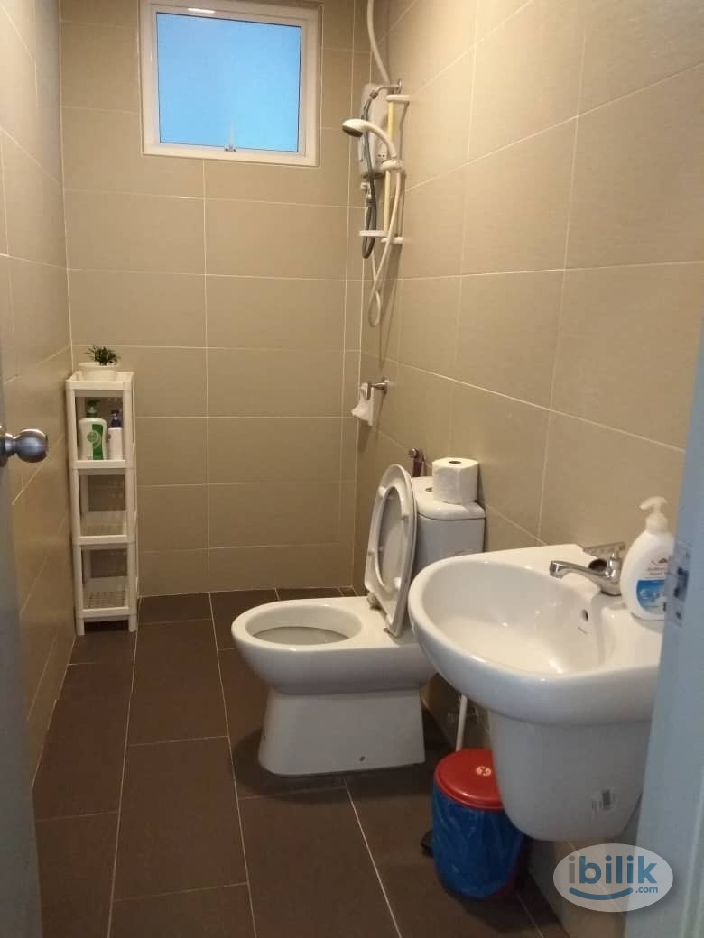 Fully Furnish Room w Aircond Near Mrt Bukit Dukung Station ( All Female) - Image 3