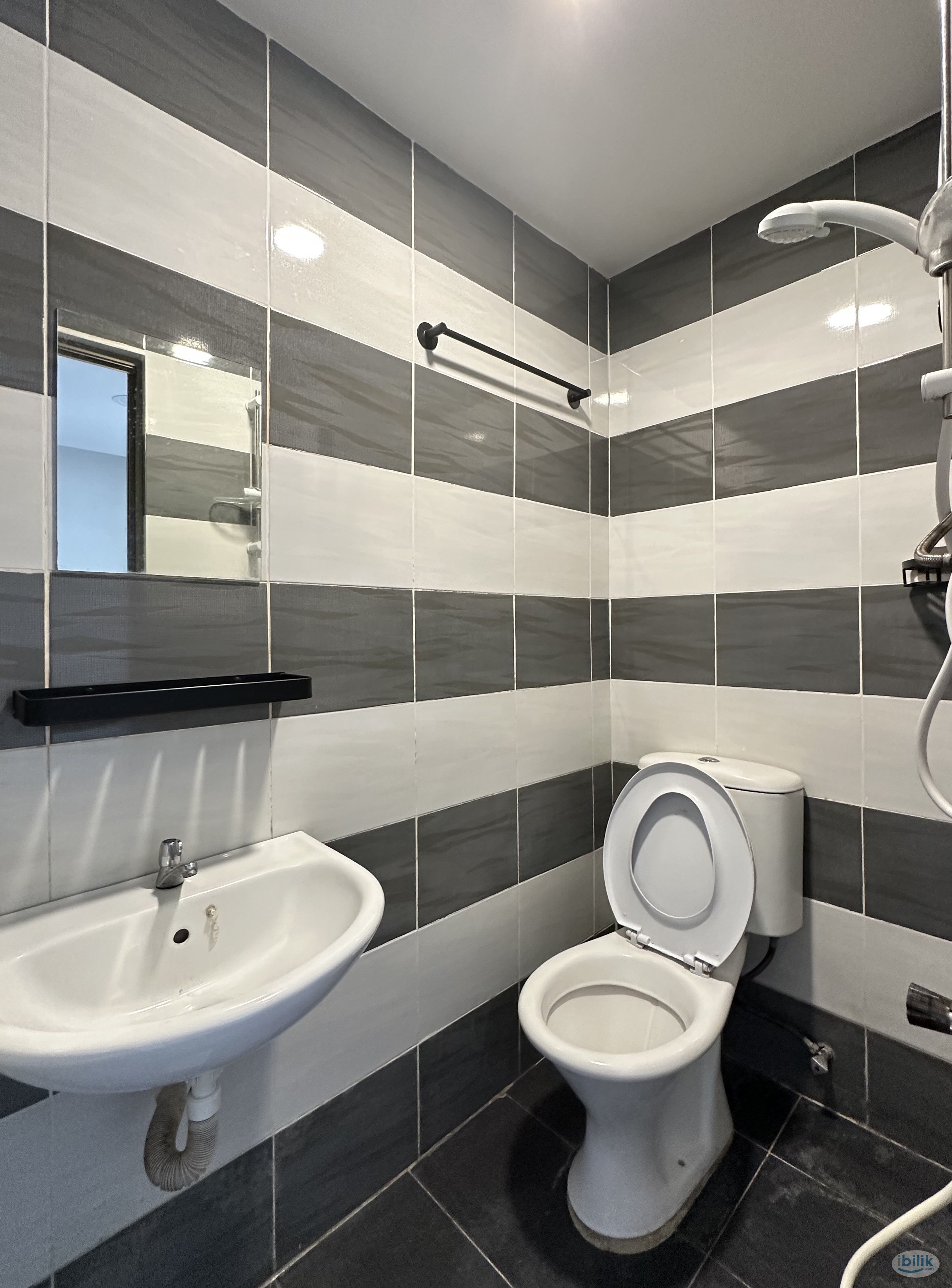 ‼️🤩SINGLE ROOM WITH PRIVATE BATHROOM 🤩‼️ - Image 2