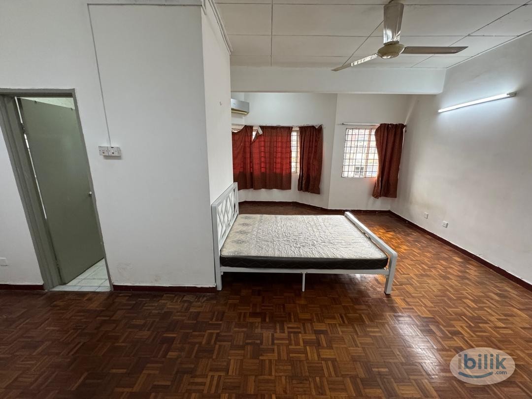 0 Deposit✅ Budget  Room at Bandar Utama, Petaling Jaya🏡 - Image 1