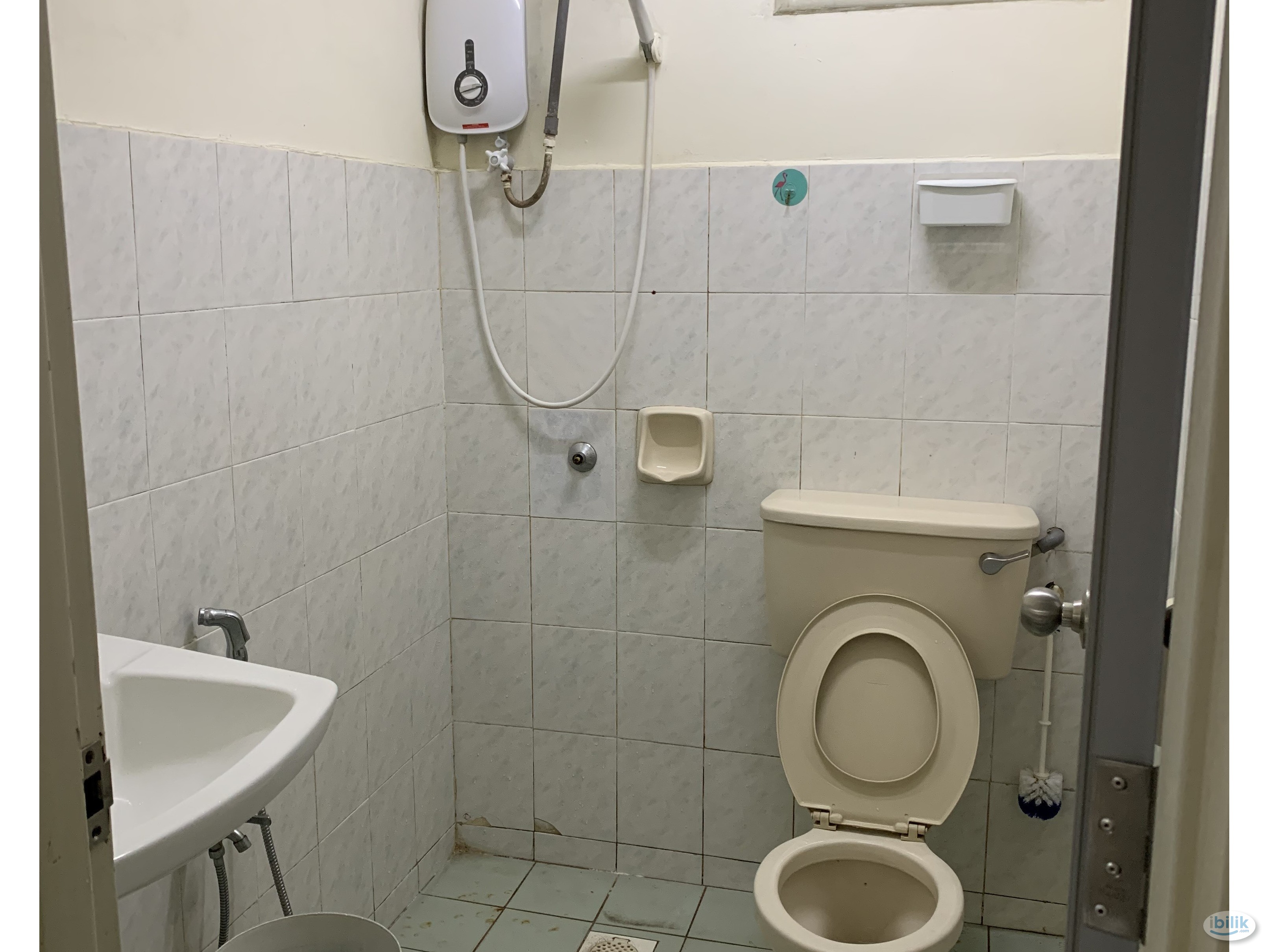 Single Room for Rent at Green Acre Park, Bandar Sungai Long - Image 5