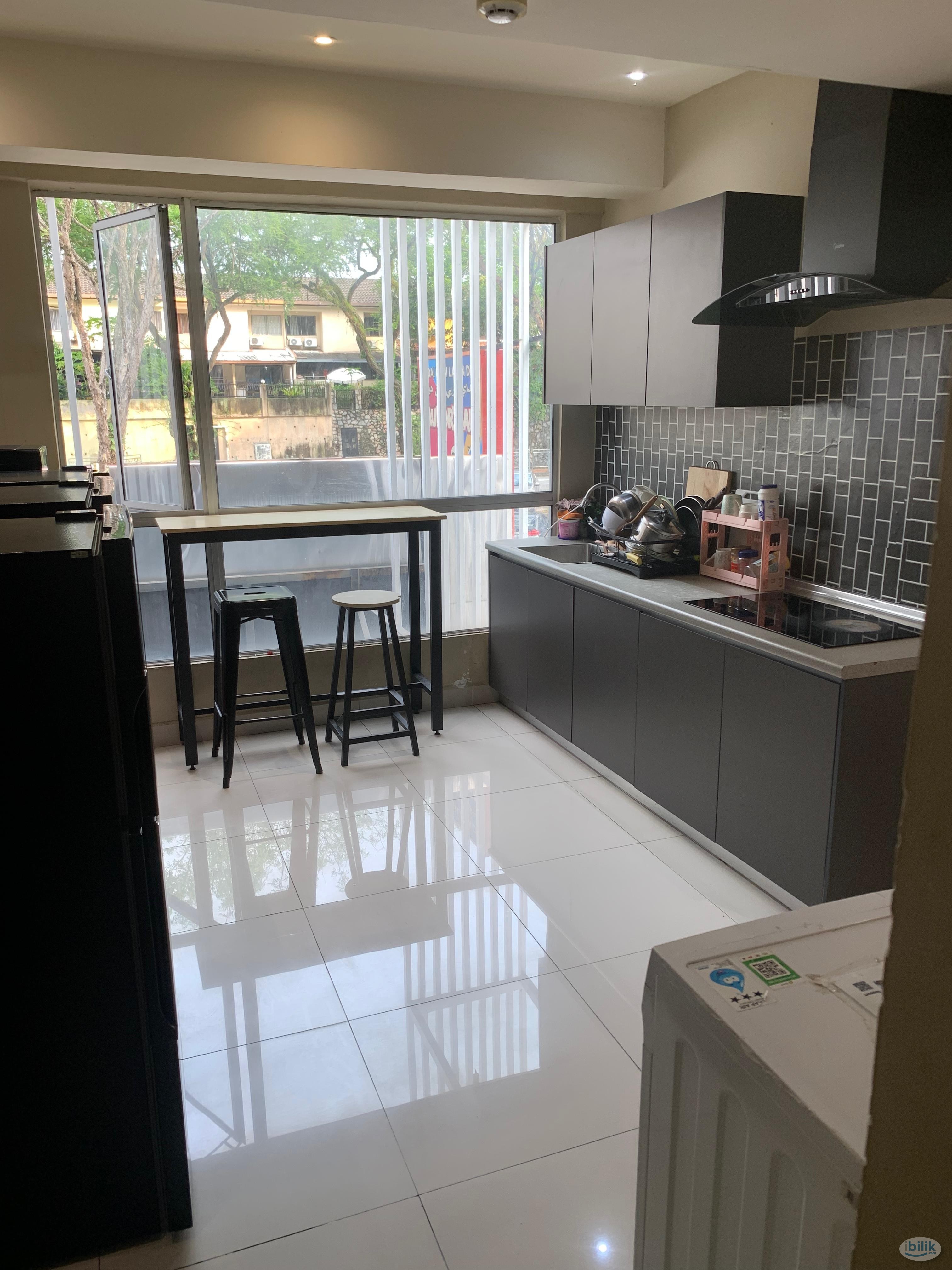 Taman intan, Hot Ballon Coliving, Master Room To Rent, Zero Deposit - Image 5
