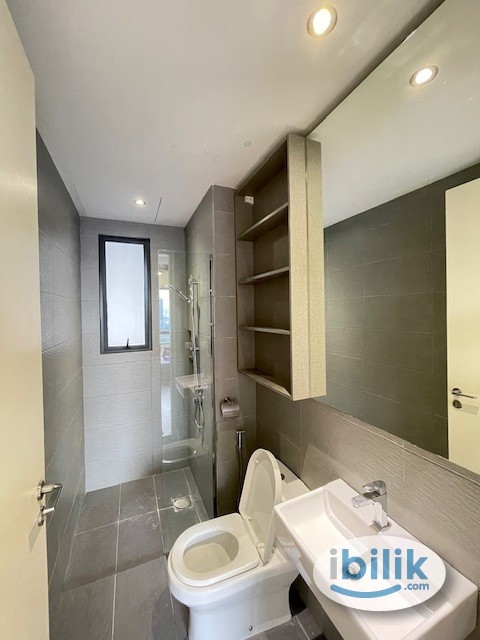 FREE WIFI+CLEANING , Master Room at The Petalz, Old Klang Road - Image 3
