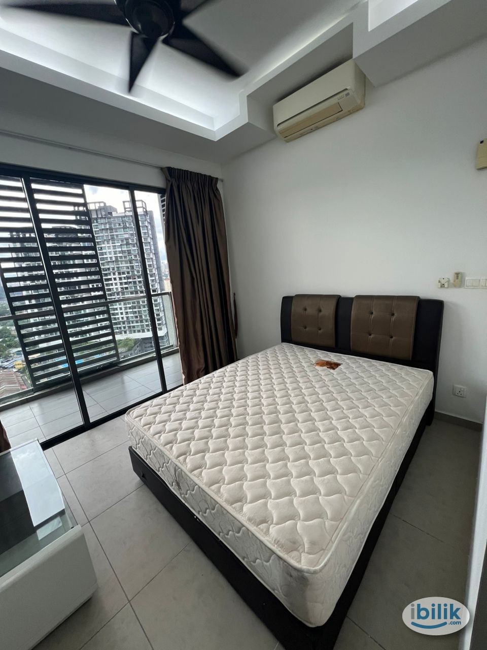 FREE WIFI+CLEANING, BALCONY Middle Room at The Petalz, Old Klang Road - Image 1