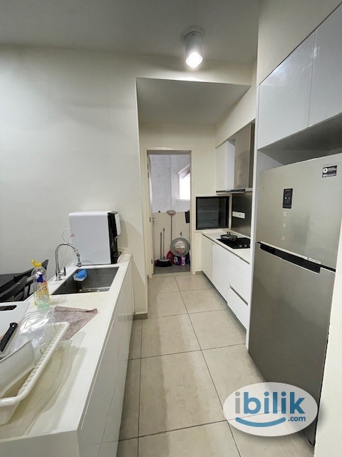 FREE WIFI+CLEANING, Junior Middle Room at The Petalz, Old Klang Road - Image 4