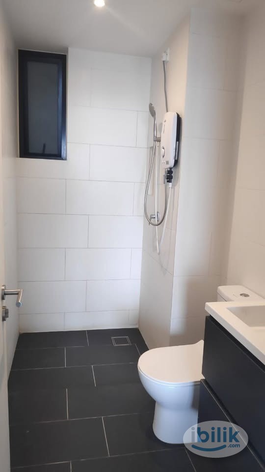 Middle Room at SQWhere, Sungai Buloh - Image 2
