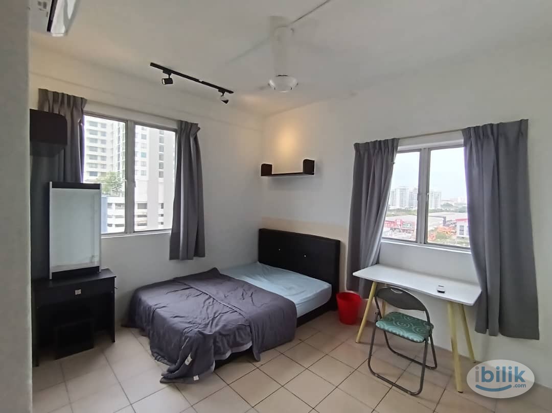 【ATTACHED BATHROOM】Master Bedroom near The Summit USJ - Image 1