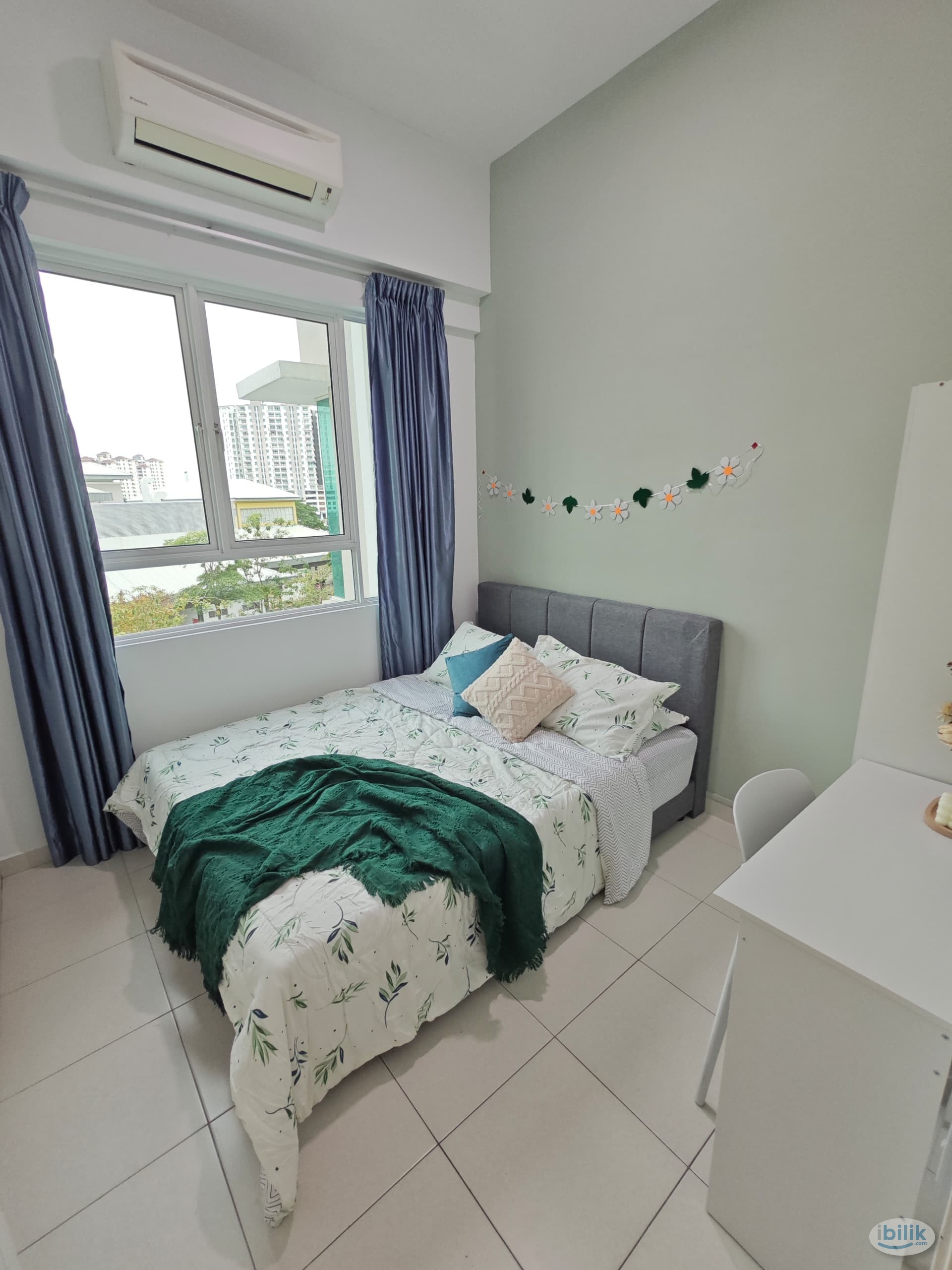 [Female unit] Middle Room at Bayan Lepas, Penang - Image 1