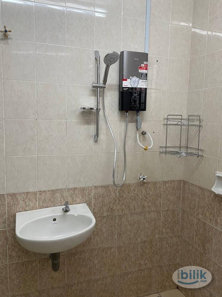 Master room and middle room with private bathroom at Sri Klebang, 31200 Chemor, Perak - Image 3