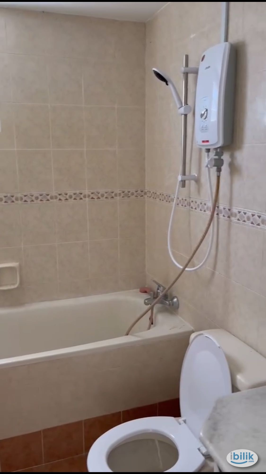 Master room with individual toilet - Image 3