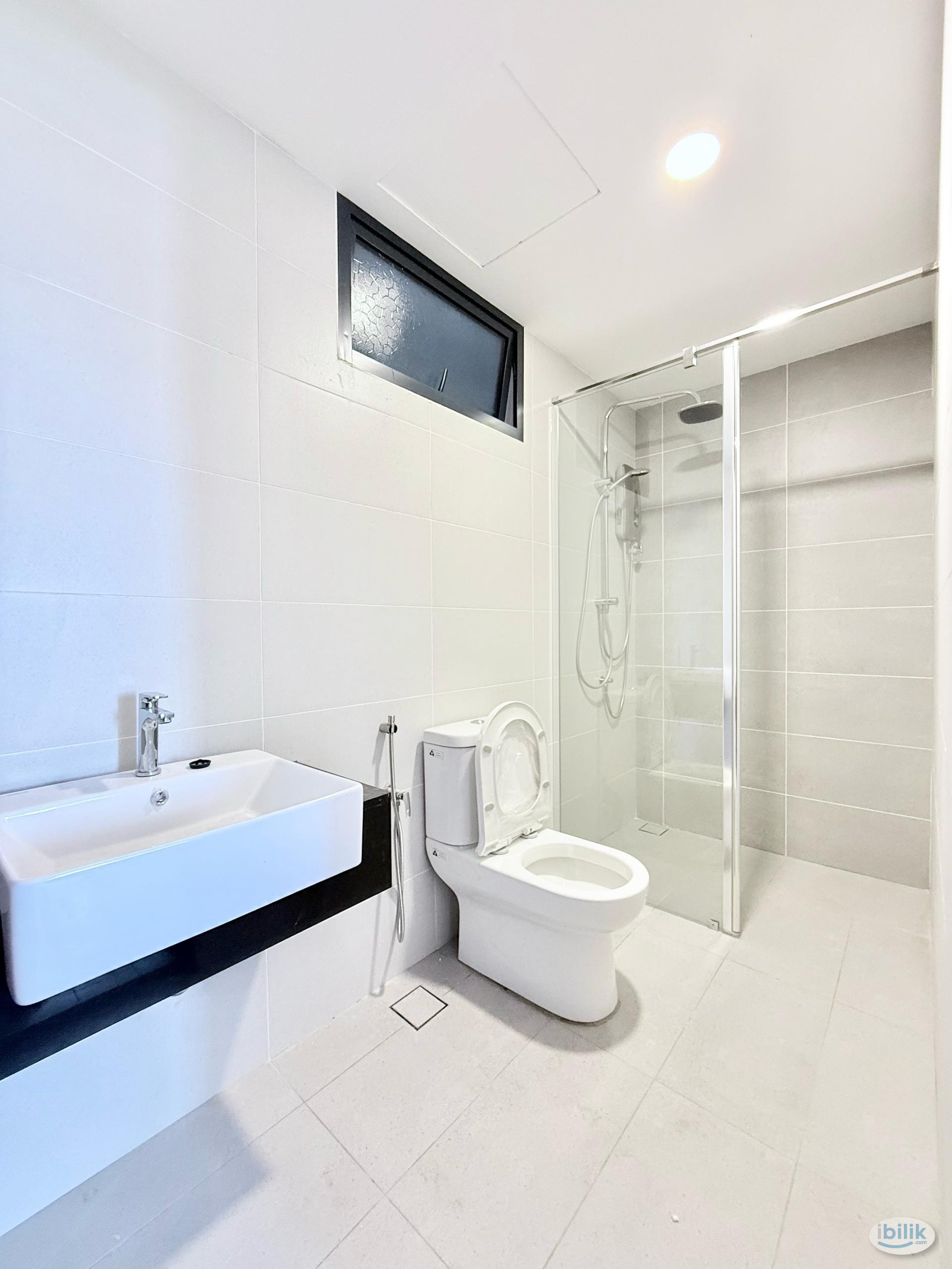Middle Room at Bandar Cassia, Simpang Ampat - Image 4