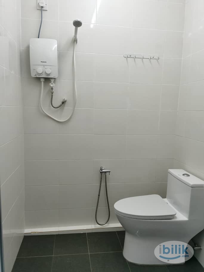 Master Room at Taiping, Perak - Image 3