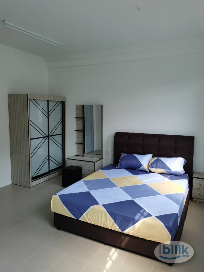 Master Room at Taiping, Perak - Image 1