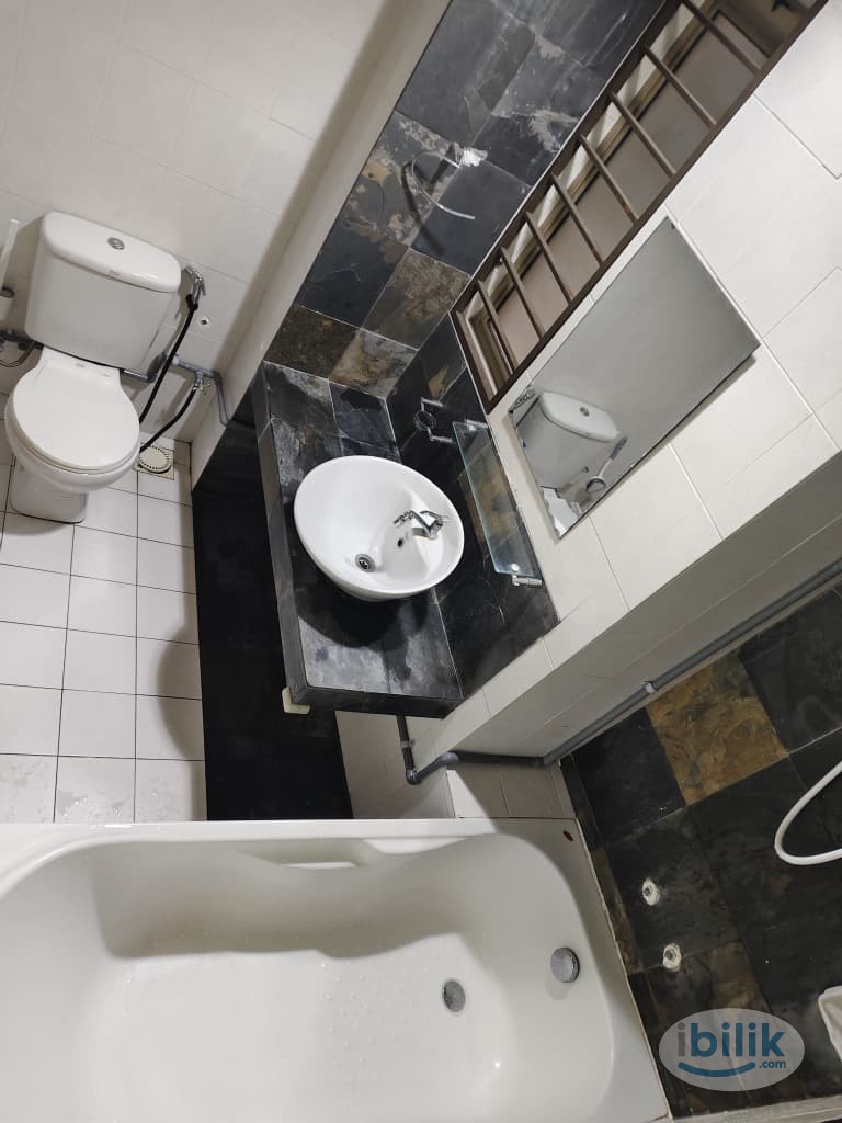 Studio near 1 Utama for rent - Image 3