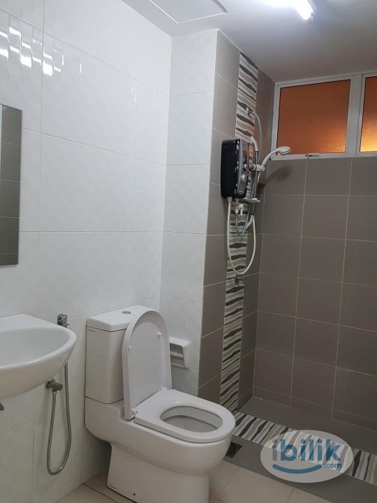 🏡Nice view balcony Middle Room at Bandar Kinrara, Puchong - Image 3