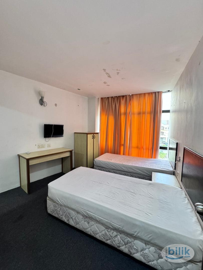 10min to Subang Airport✈️ Move-In Immediately💥  Free High Speed Wifi🌐 - Image 1