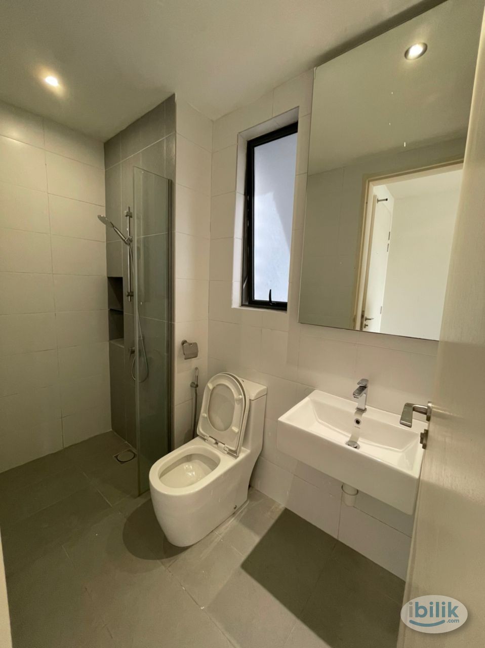 PETALZ Medium Room for rent_Old Klang Road - Image 4