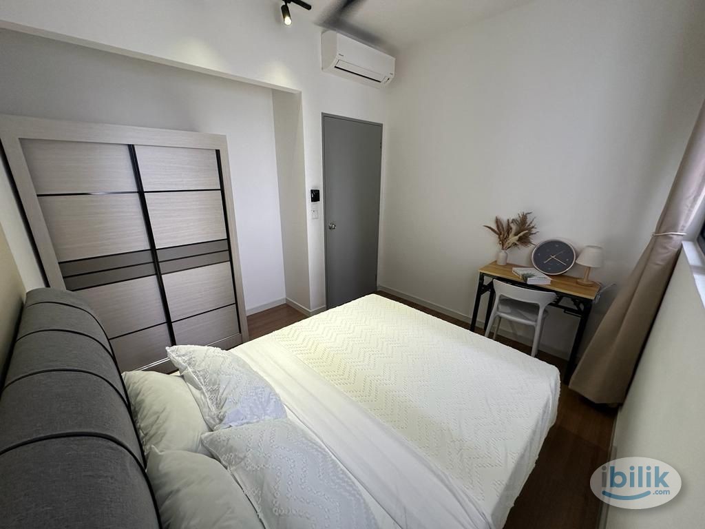 ✨ MIDDLE ROOM W KL VIEW - Image 1