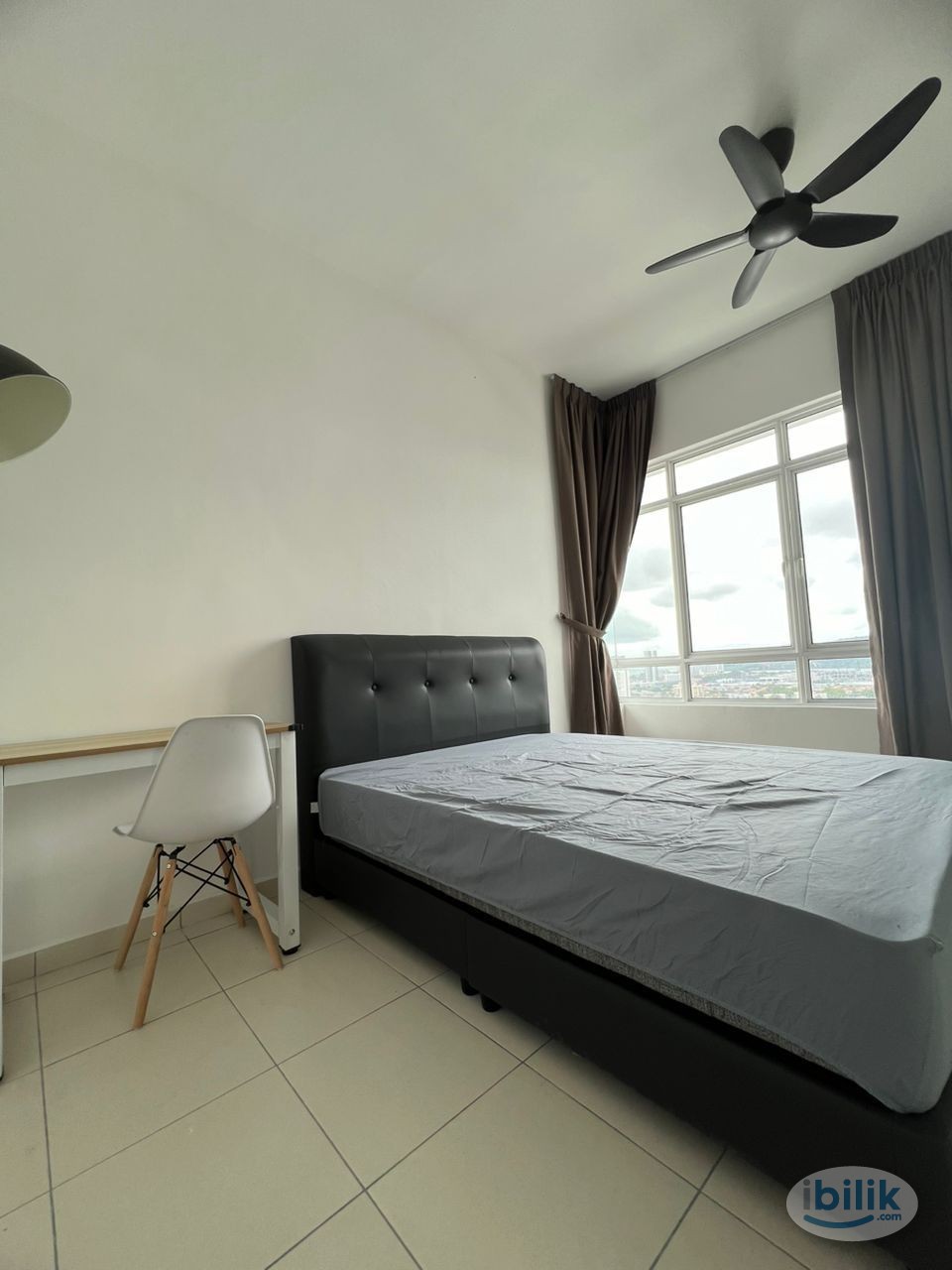 Master Room Private Bathroom at Arena Residence, Bayan Baru (Female Only) - Image 3