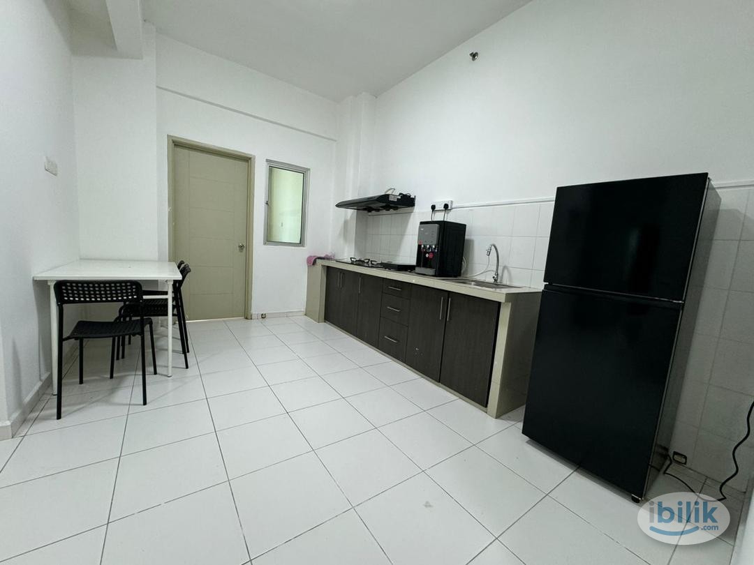 Nice Balcony Room at The One, Bayan Baru - Image 3