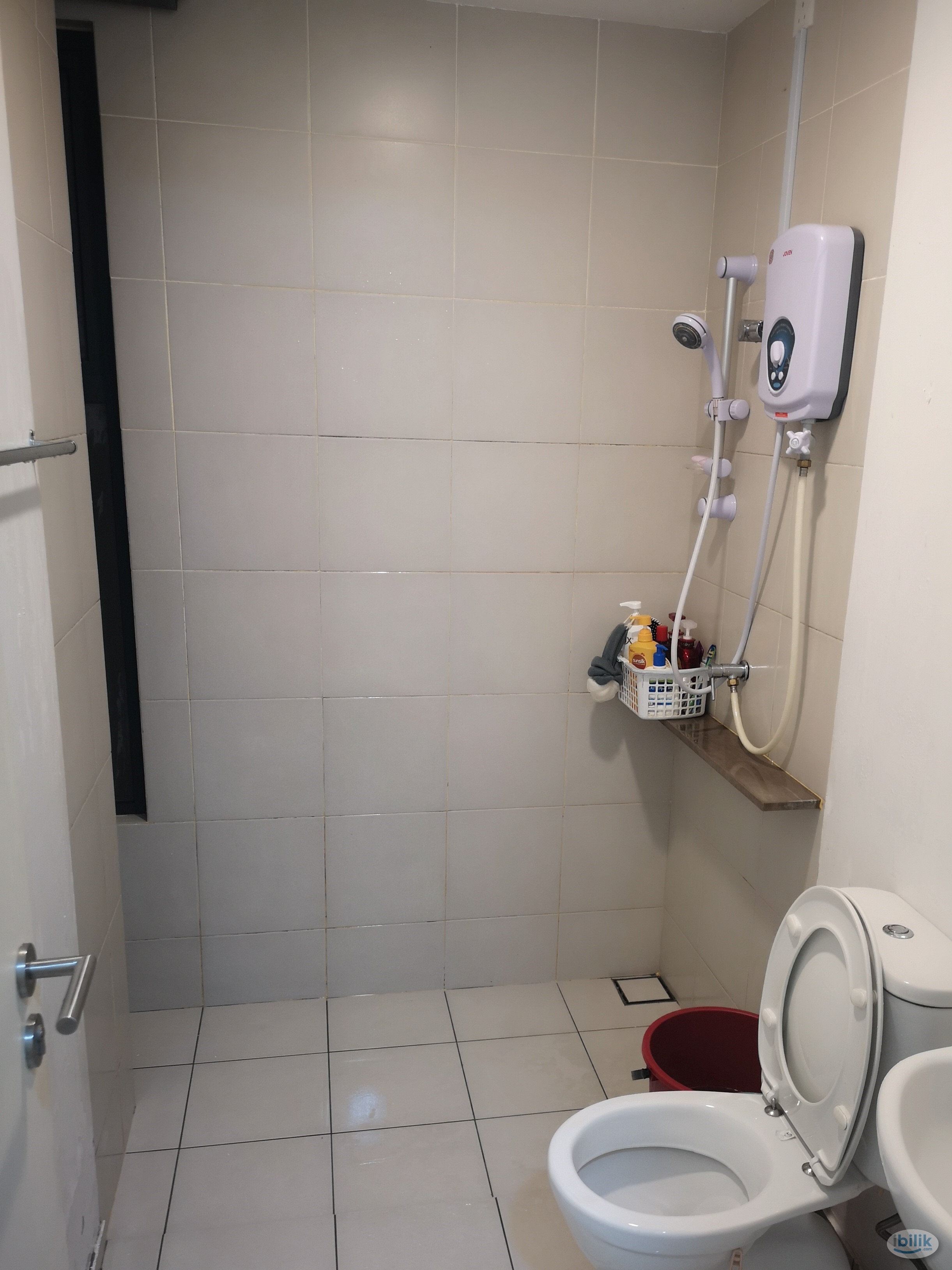 Middle Room at Windows On The Park, Bandar Tun Hussein Onn - Image 3
