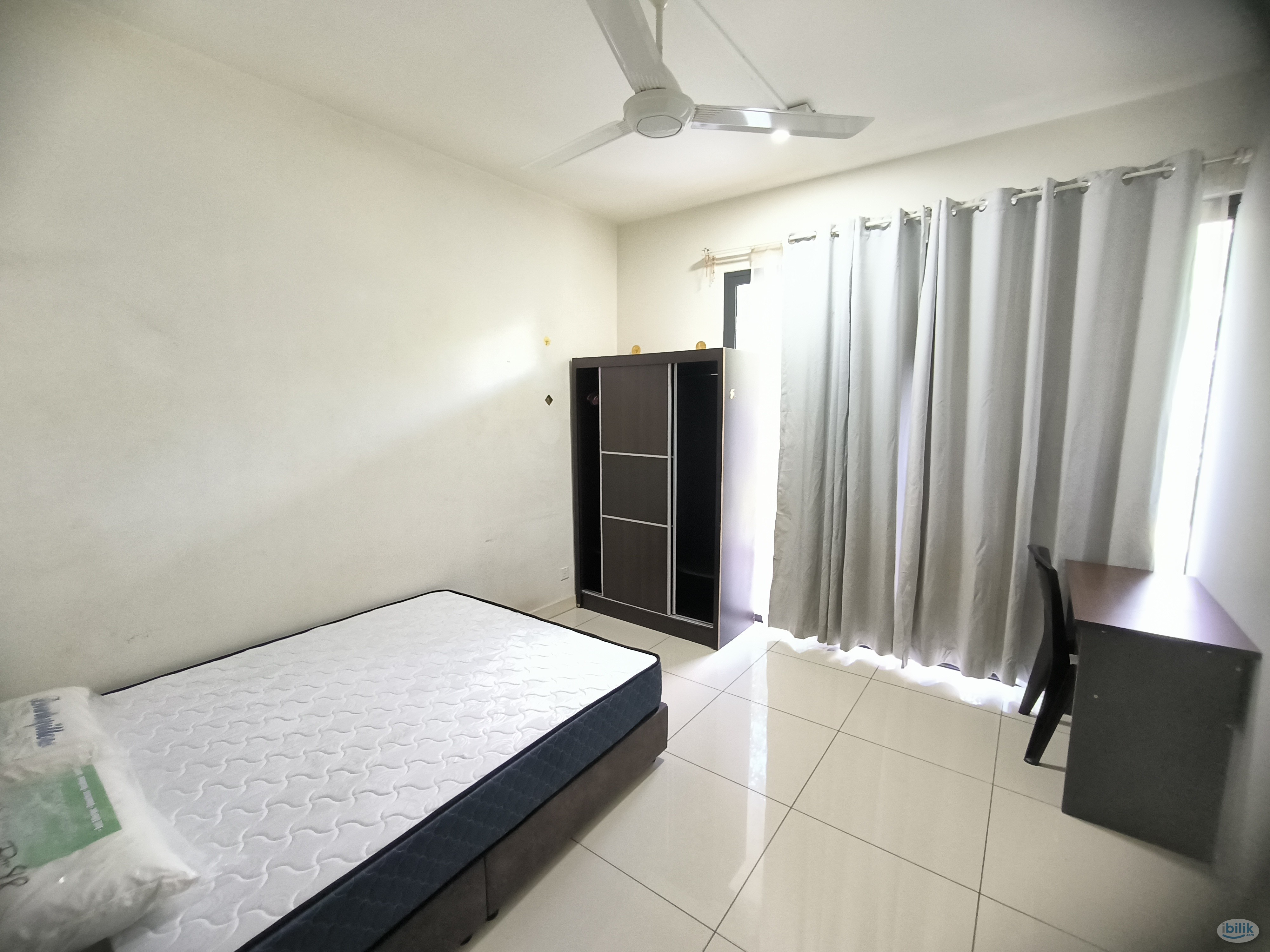 Middle Room at Windows On The Park, Bandar Tun Hussein Onn - Image 4