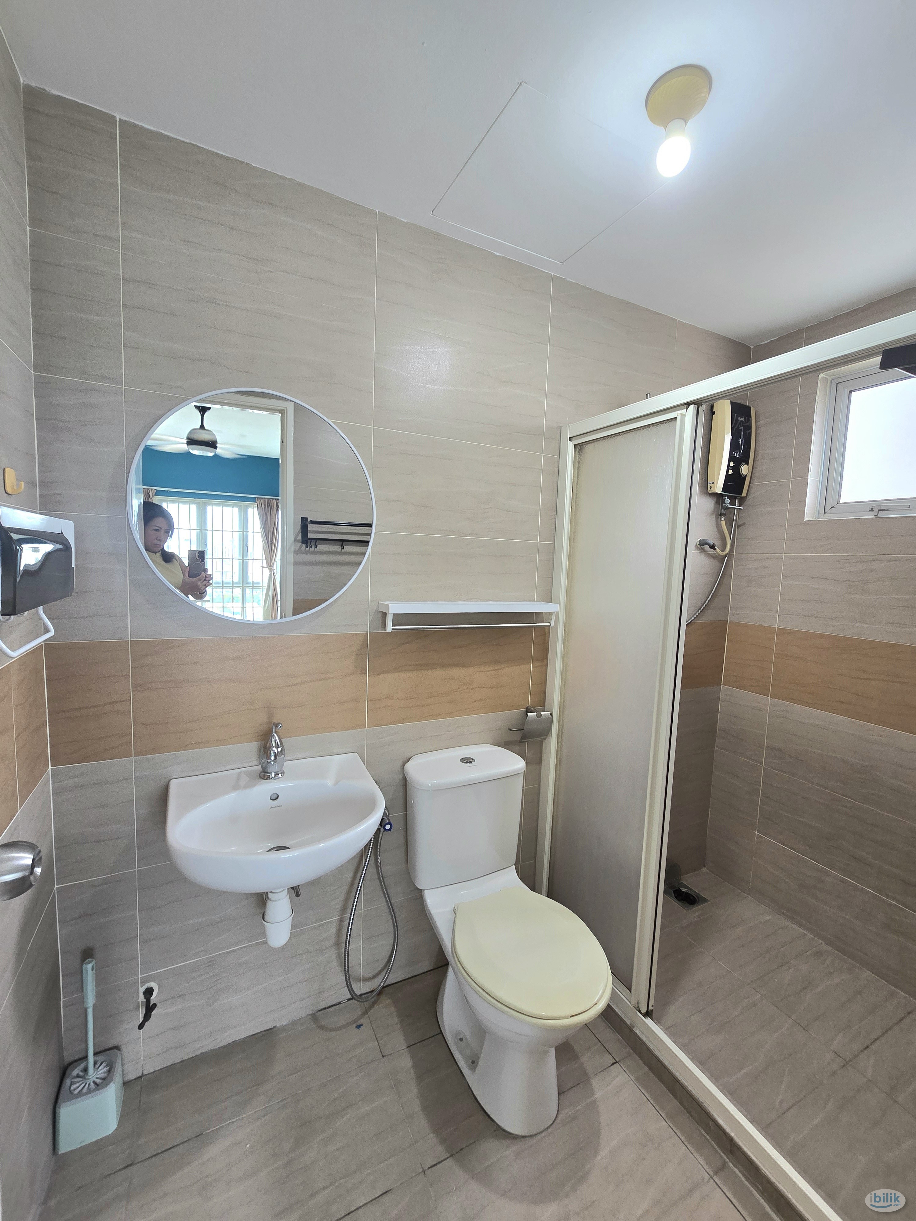 Near MRT Kuchai Lama, Master Room, Dynasty Garden Condo at Kuchai Lama, Kuala Lumpur - Image 3
