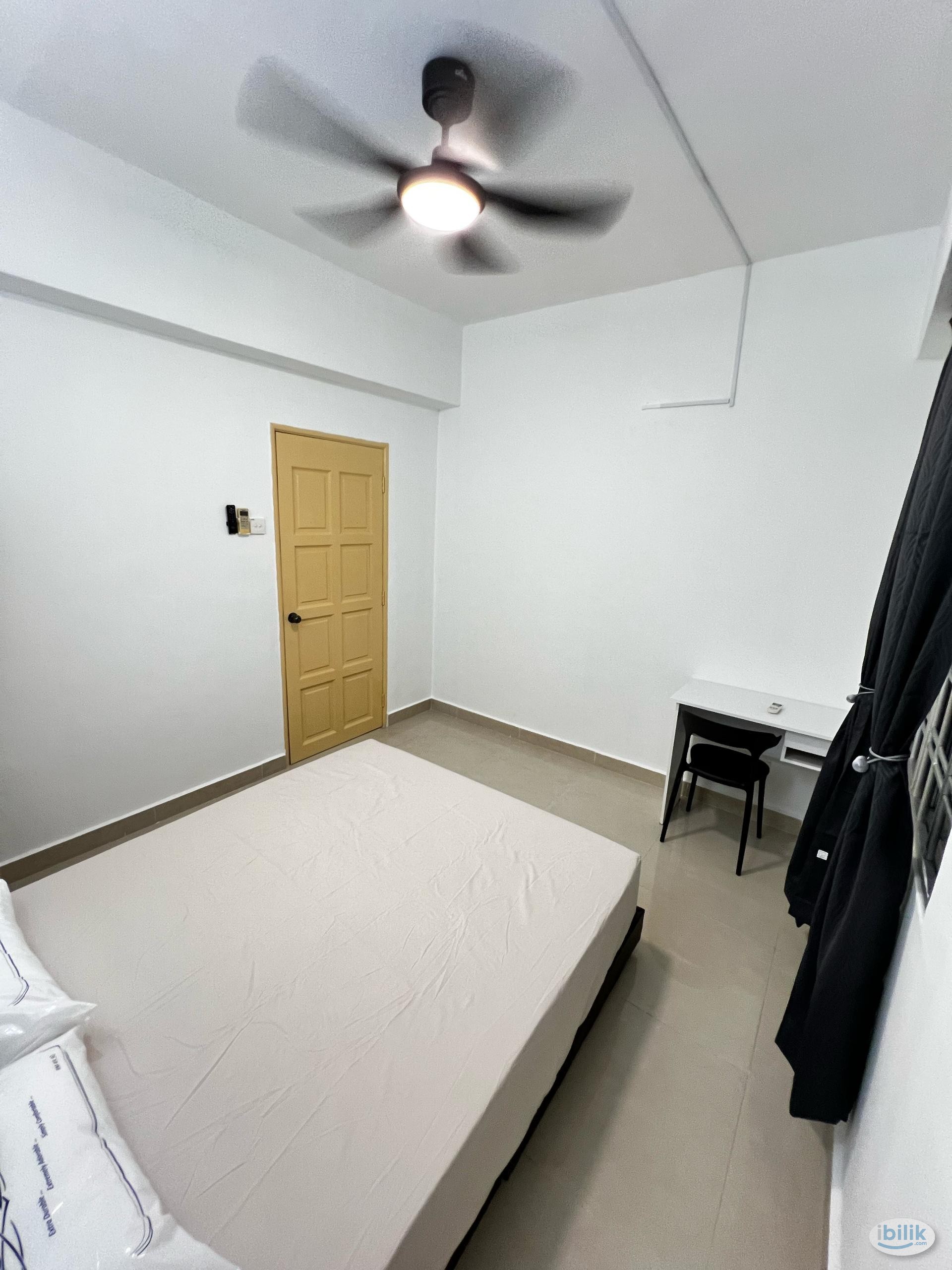 Fully Female Cozy Medium Room For Rent - Image 2