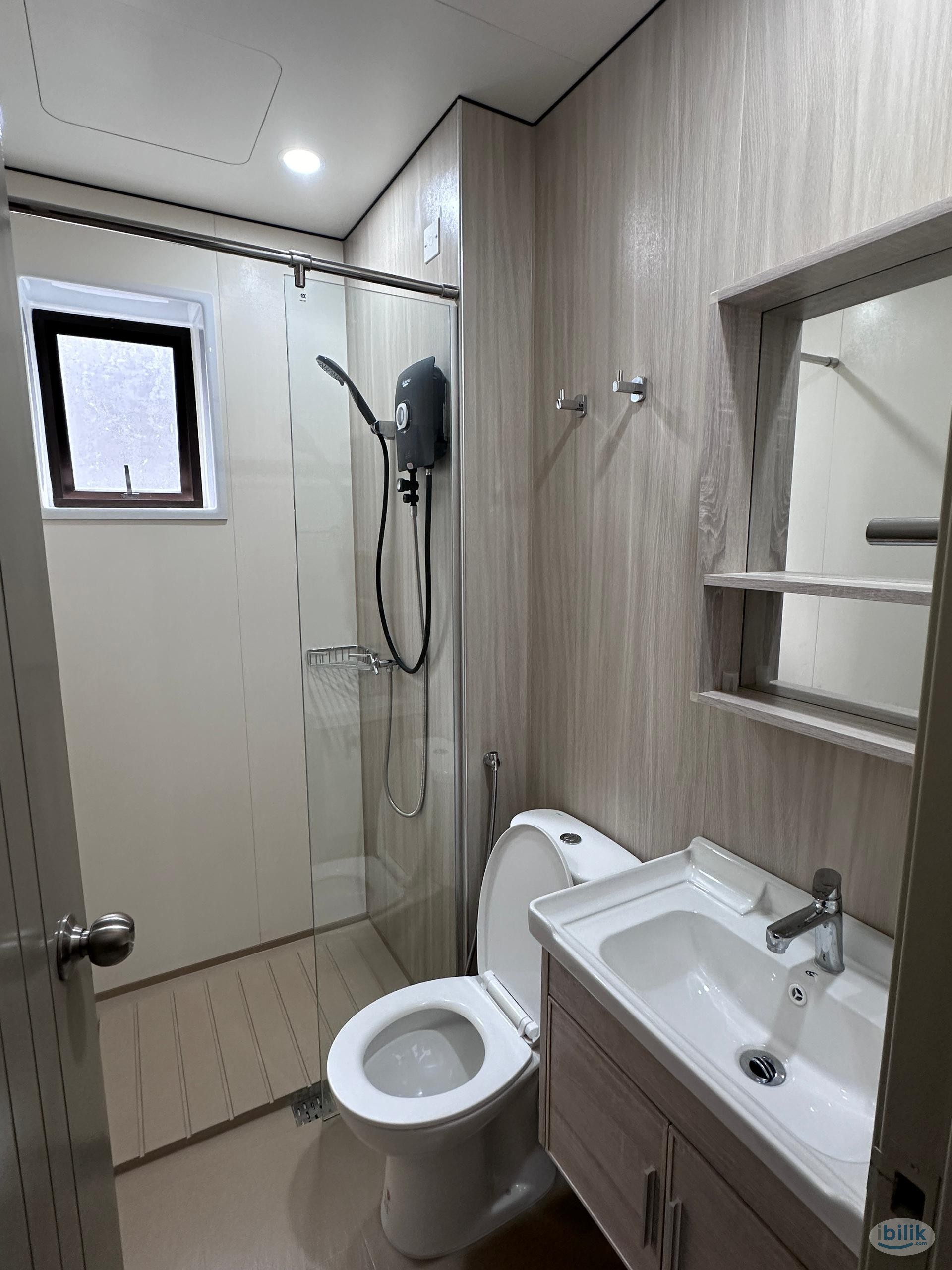 Fully Female Cozy Medium Room For Rent - Image 4