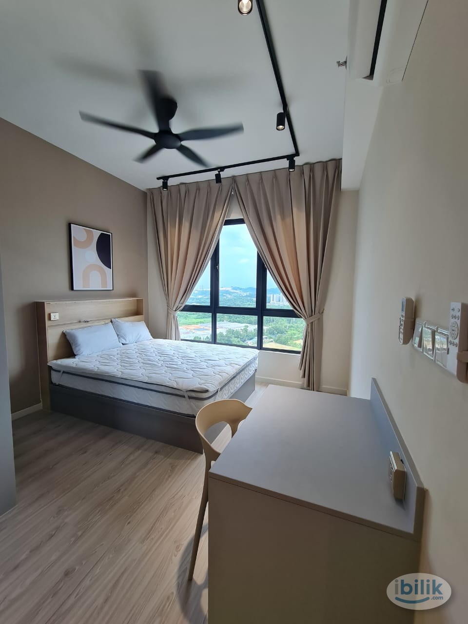 Master Room at Meta Residences Putra Permai, Seri Kembangan - Image 2