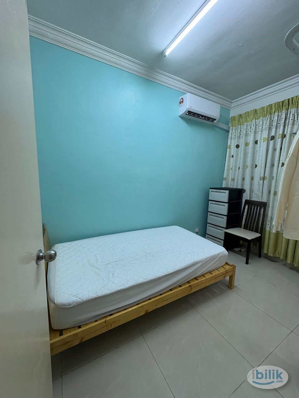 Fully furnish Single Room with Private Bathroom at Alma, BM - Image 1