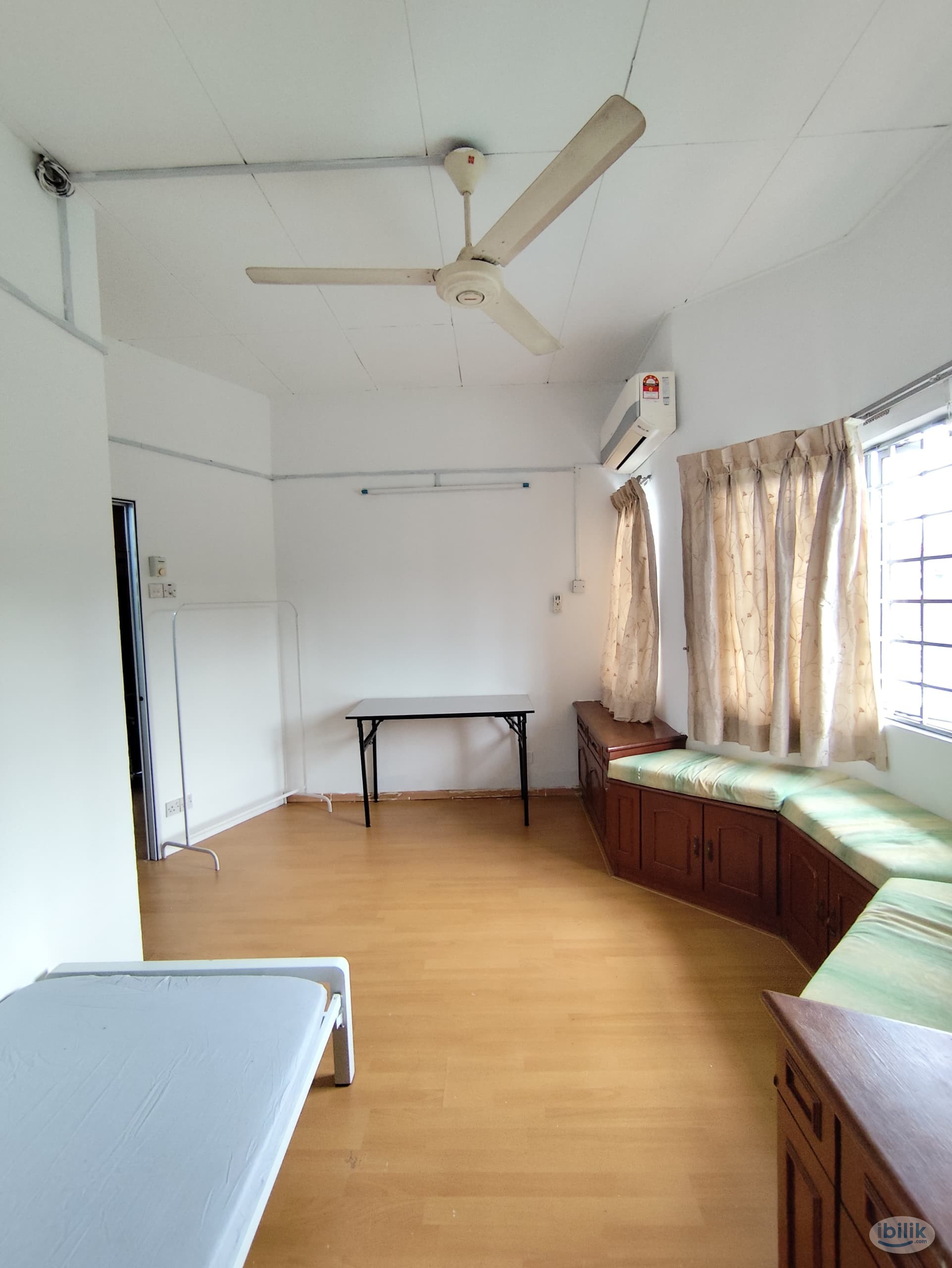 Single Room at Bandar Utama Jalan BU 2/7, Petaling Jaya - Image 1