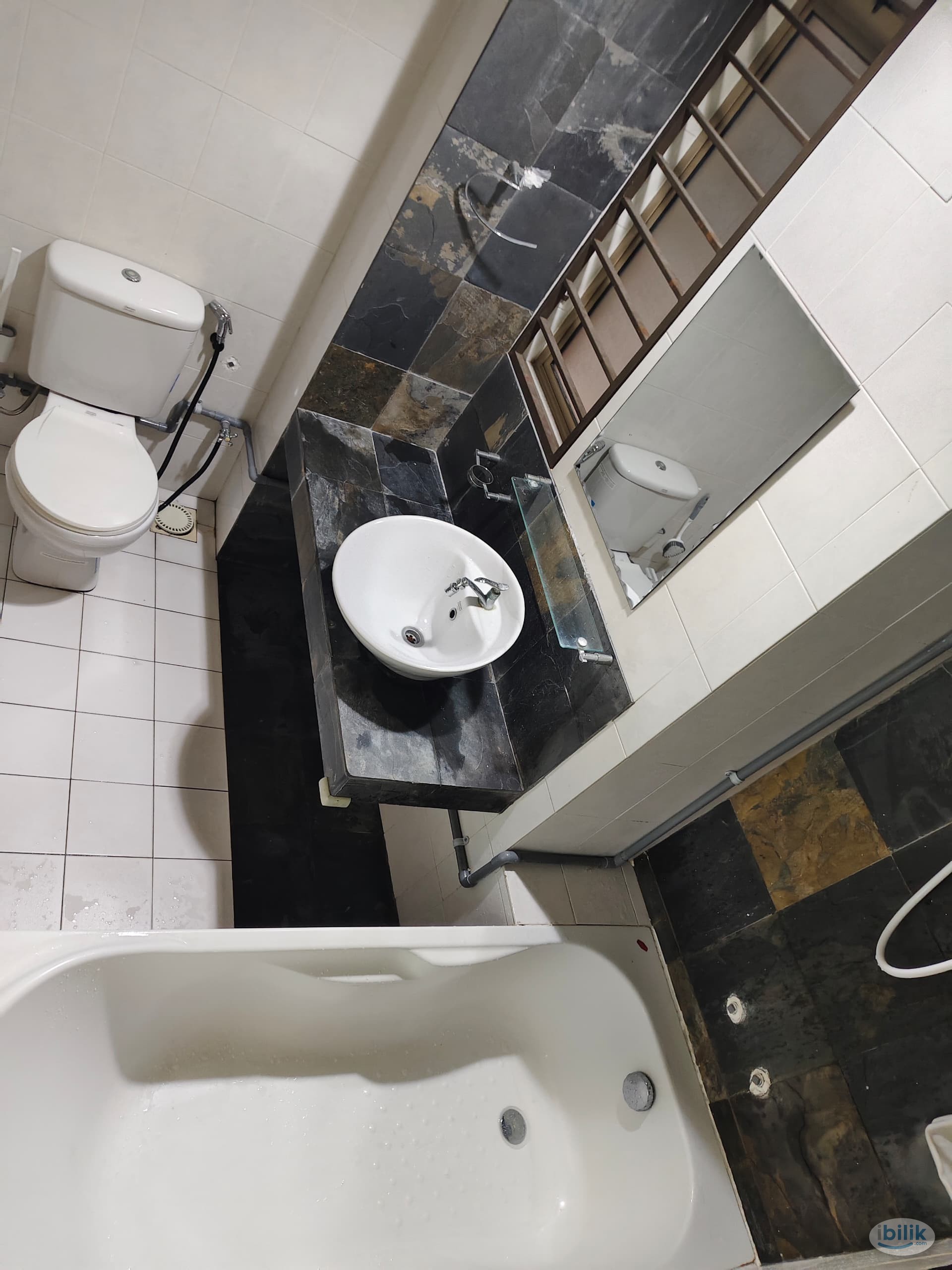 Studio for rent near 1 Utama - Image 2