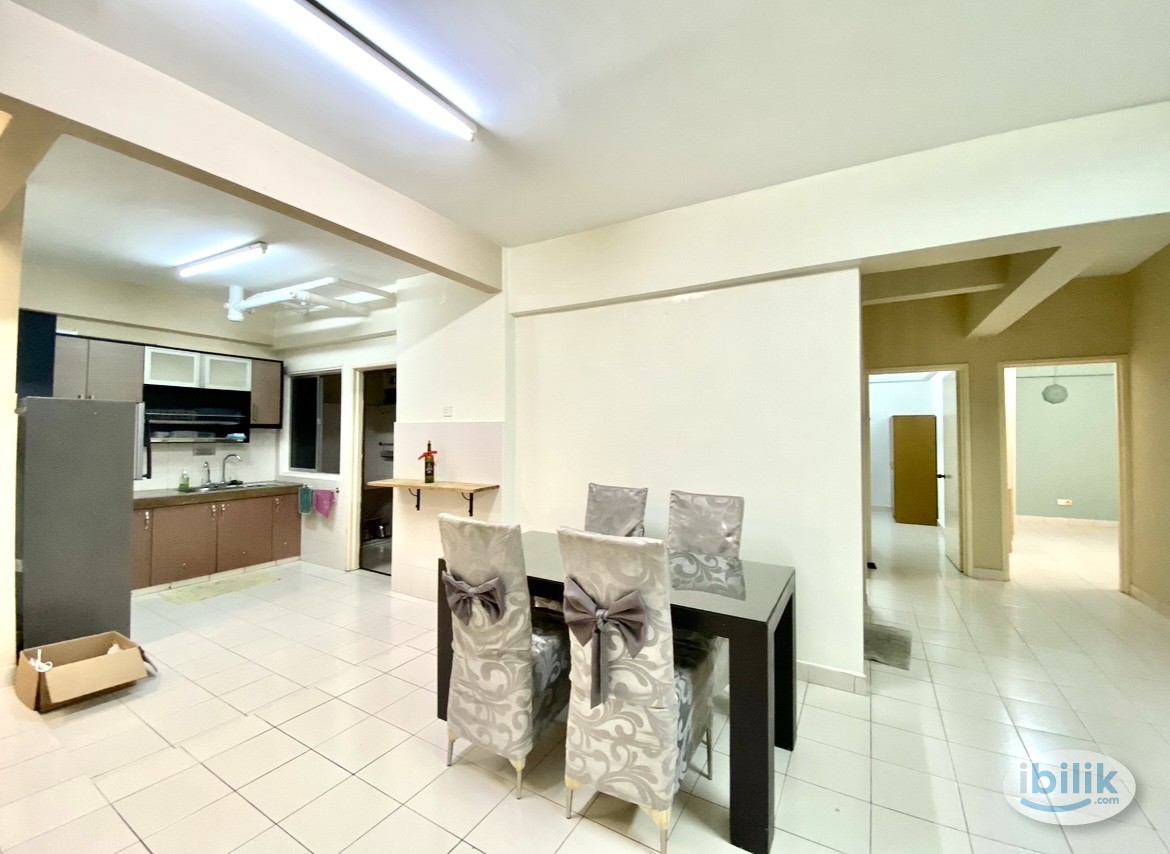 Master Room at Bintang Mas, Bandar Sri Permaisuri - Image 4