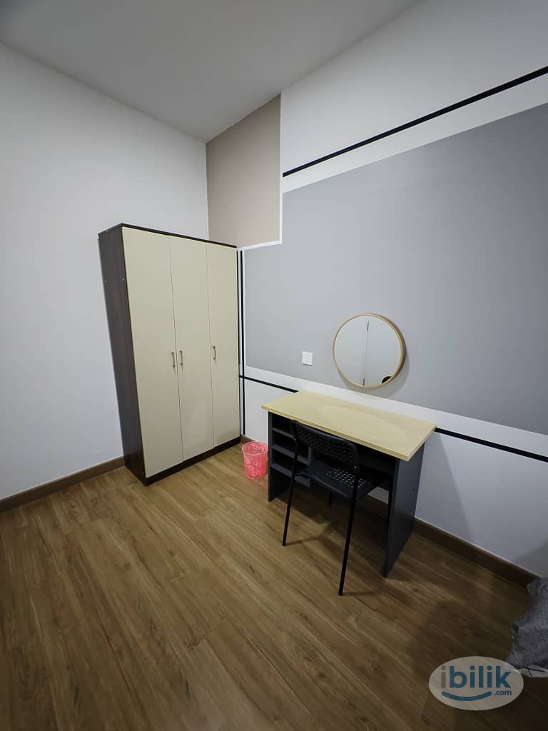 Middle Room at AraTre' Residences, Ara Damansara - Image 5