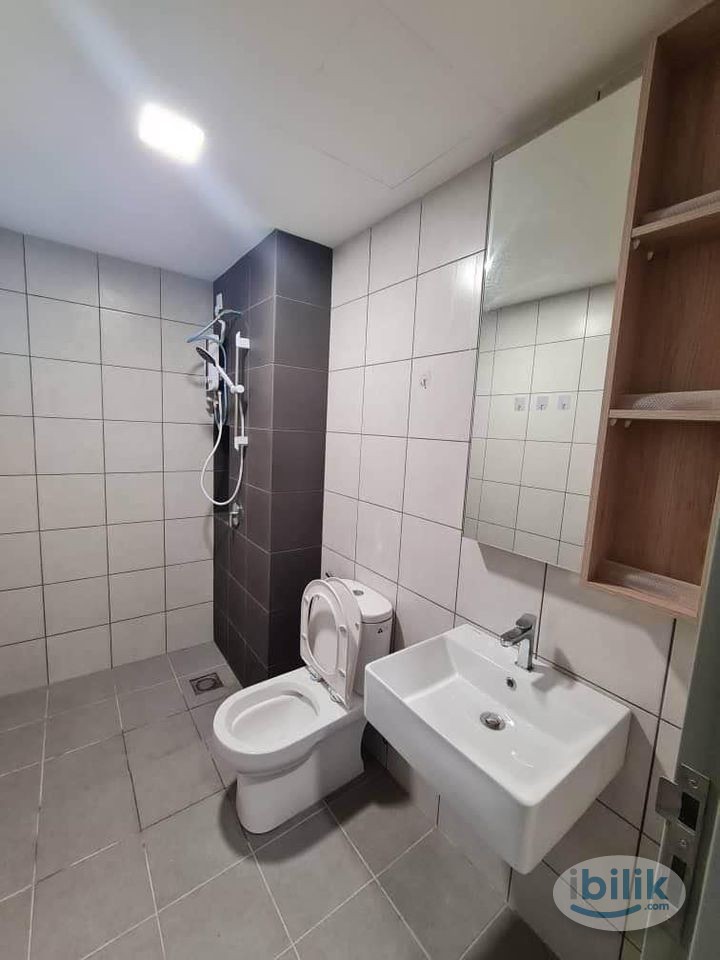 (Female only) Middle Room at LSH33, Sentul - Image 3