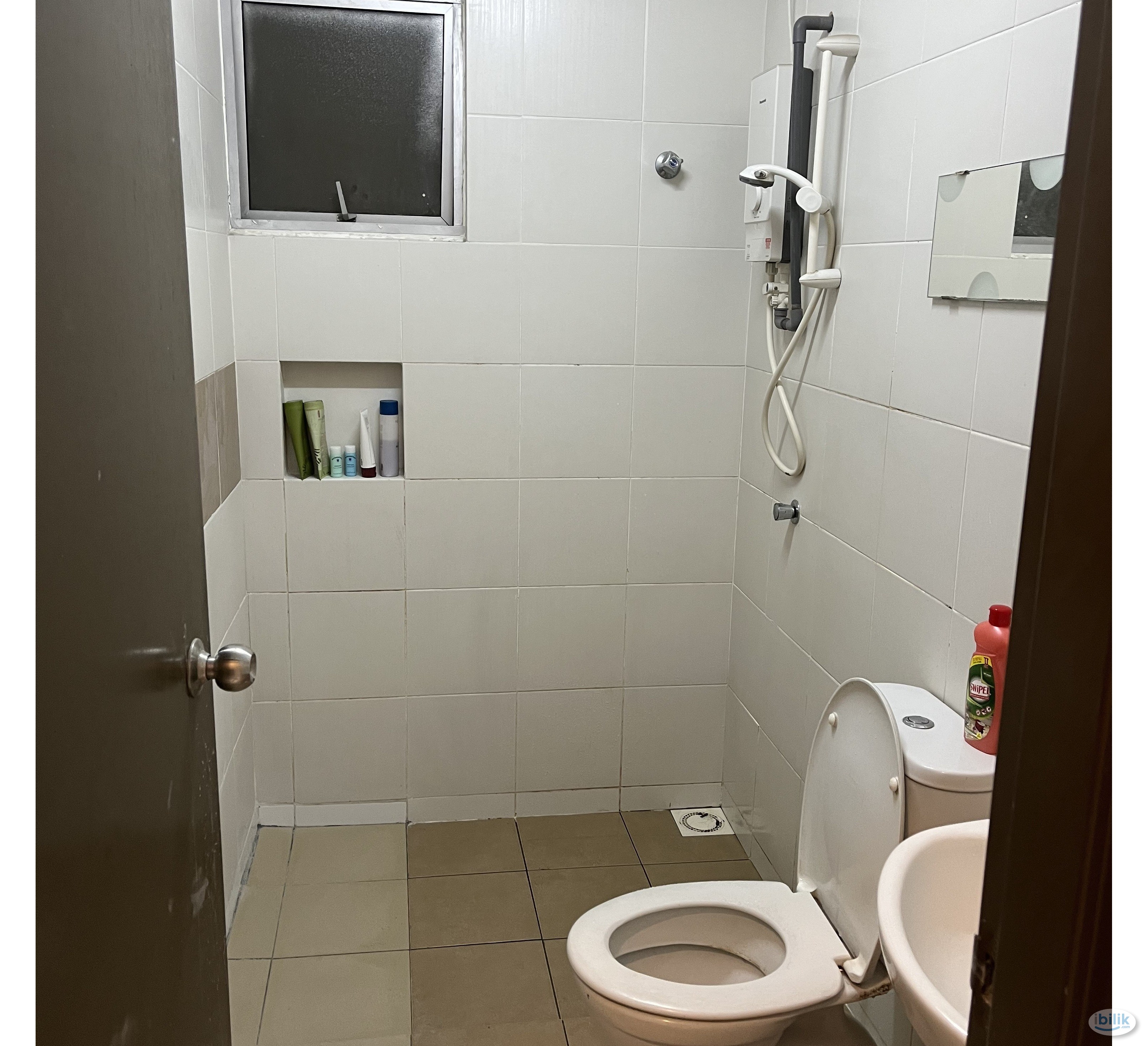 OFFER ! Kota kemuning SEKSYEN 32 masterbedroom(cover carpark)  include all WIFI, Eletrical & water bill - Image 3