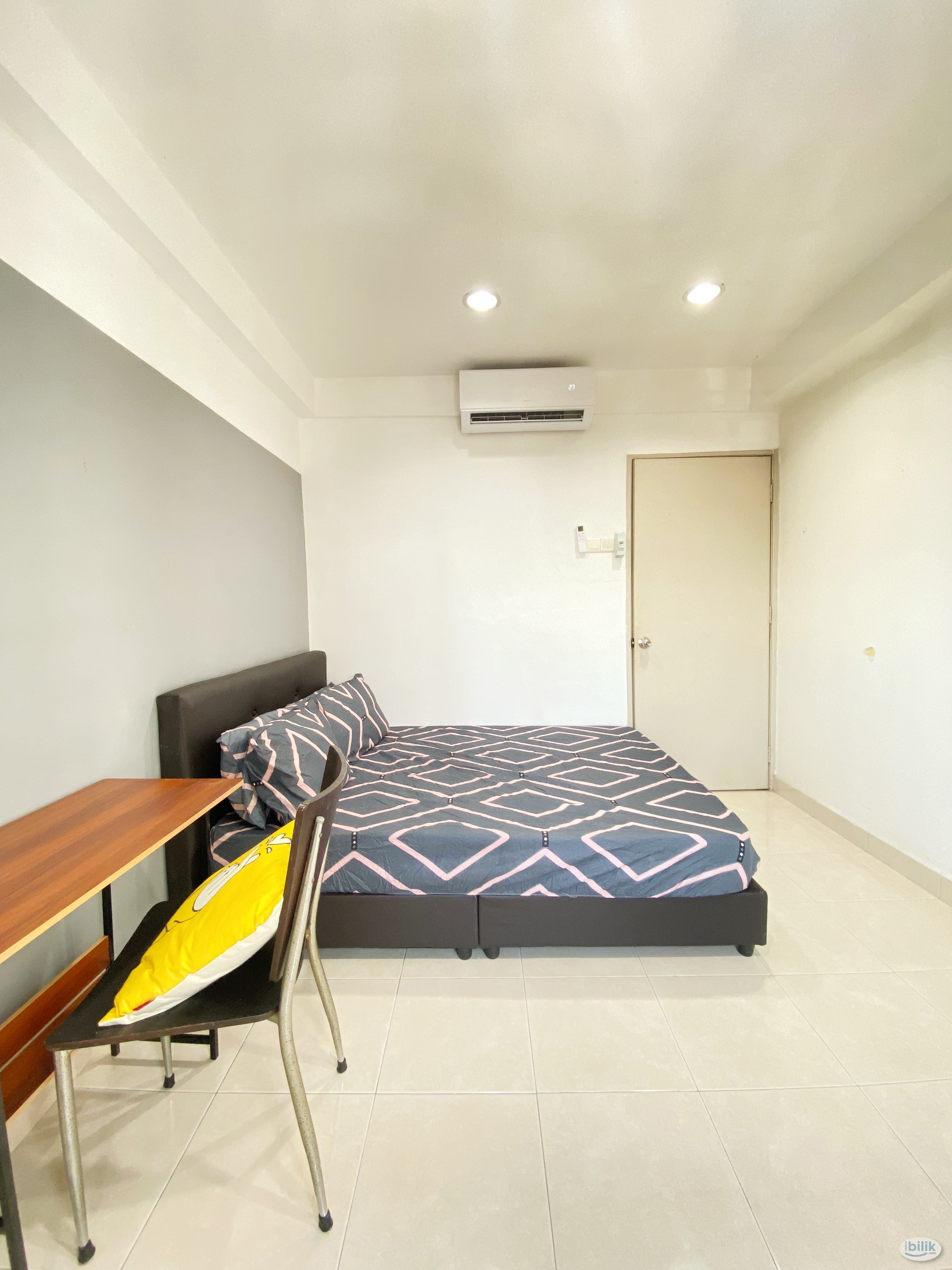 Middle Room at Butterworth, Seberang Perai - Image 1